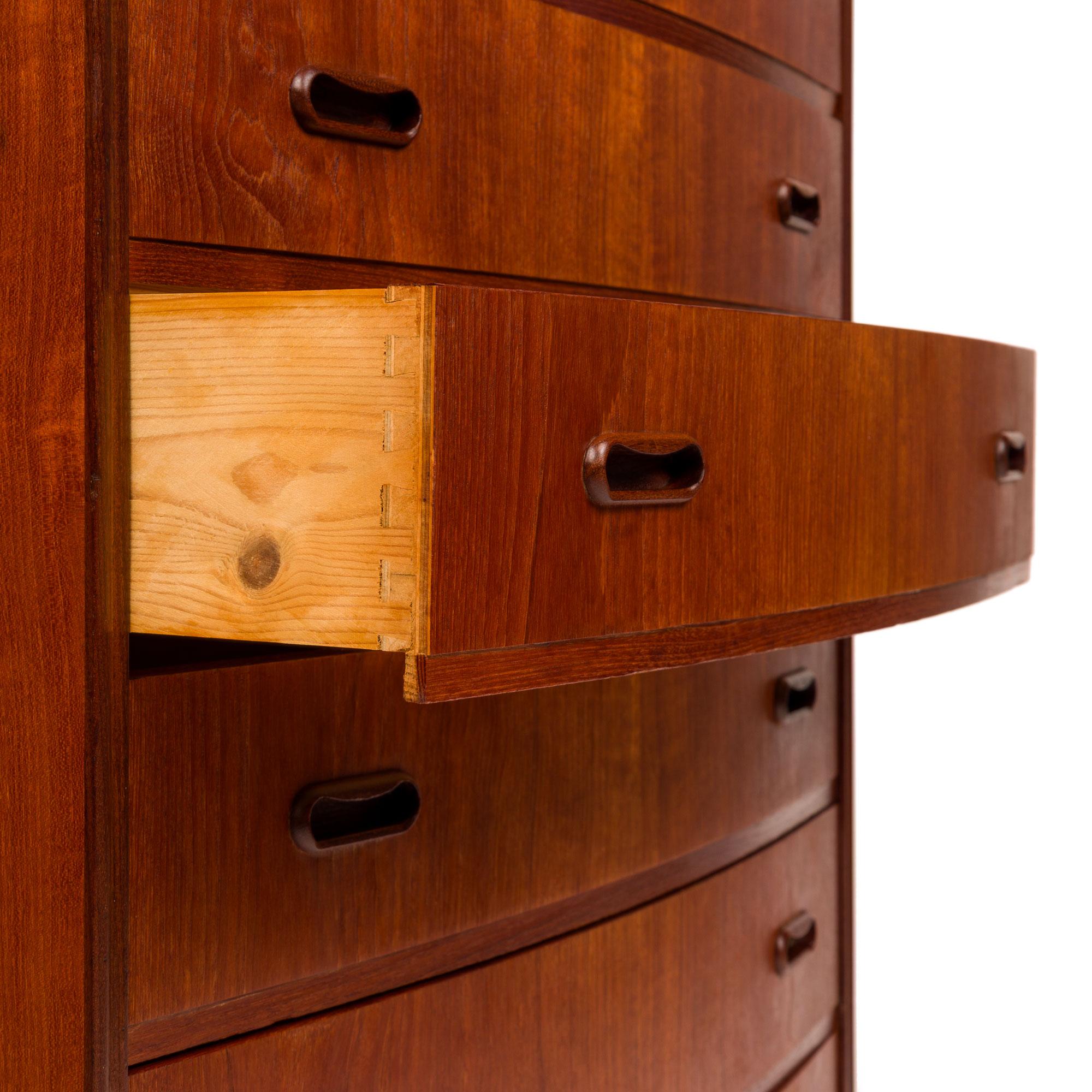 Vintage Danish Mid-Century Teak Six Drawer Tallboy Dresser For Sale 1