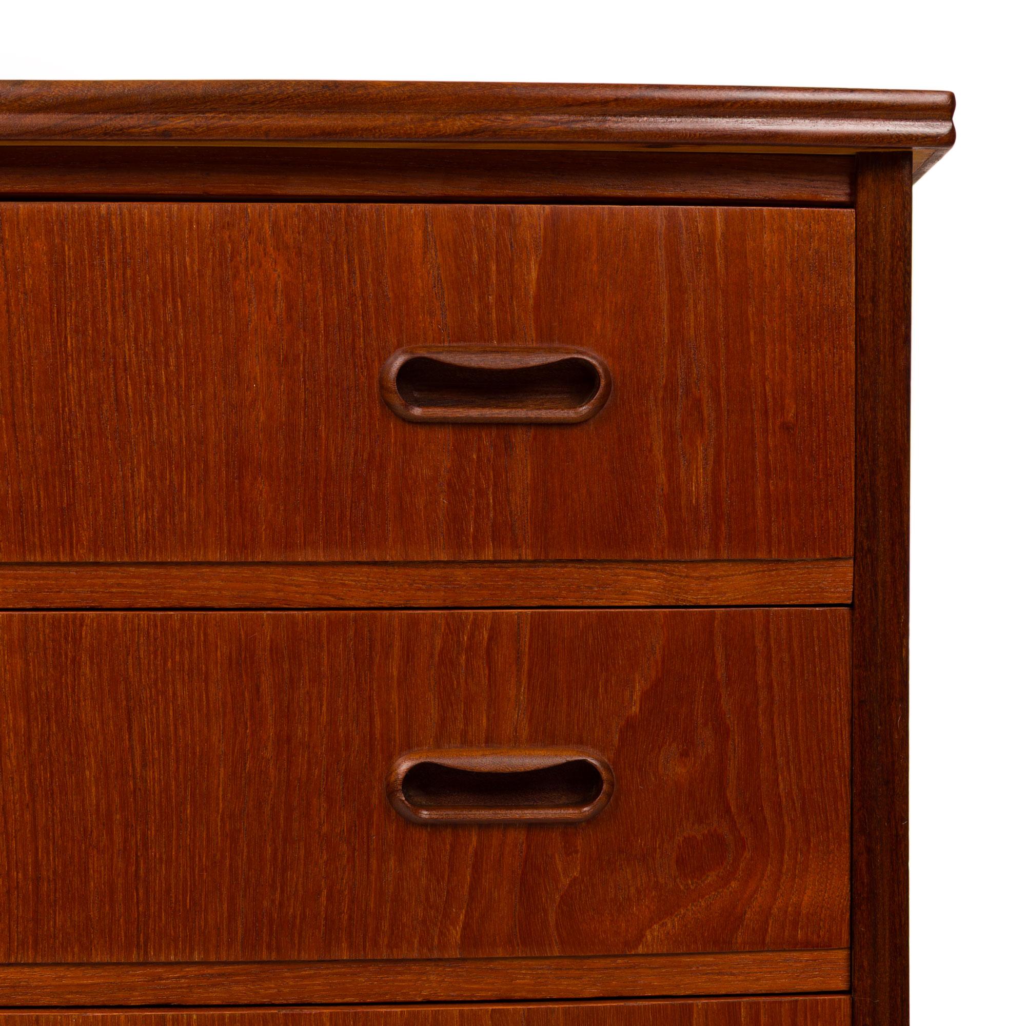 Vintage Danish Mid-Century Teak Six Drawer Tallboy Dresser For Sale 3
