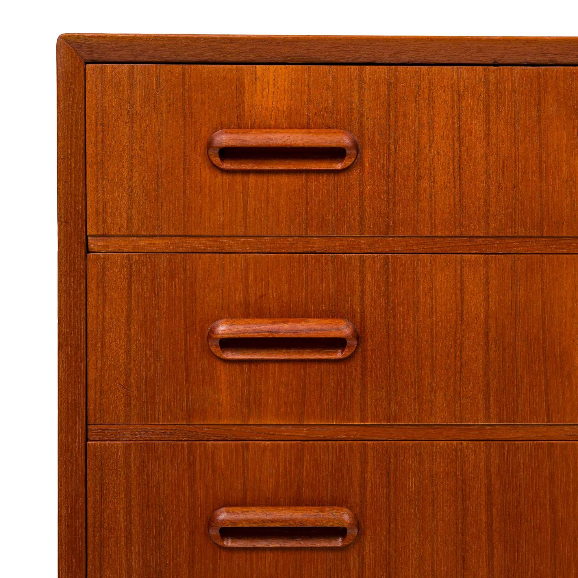 Vintage Danish Mid-Century Teak Six Drawer Tallboy Dresser For Sale 4