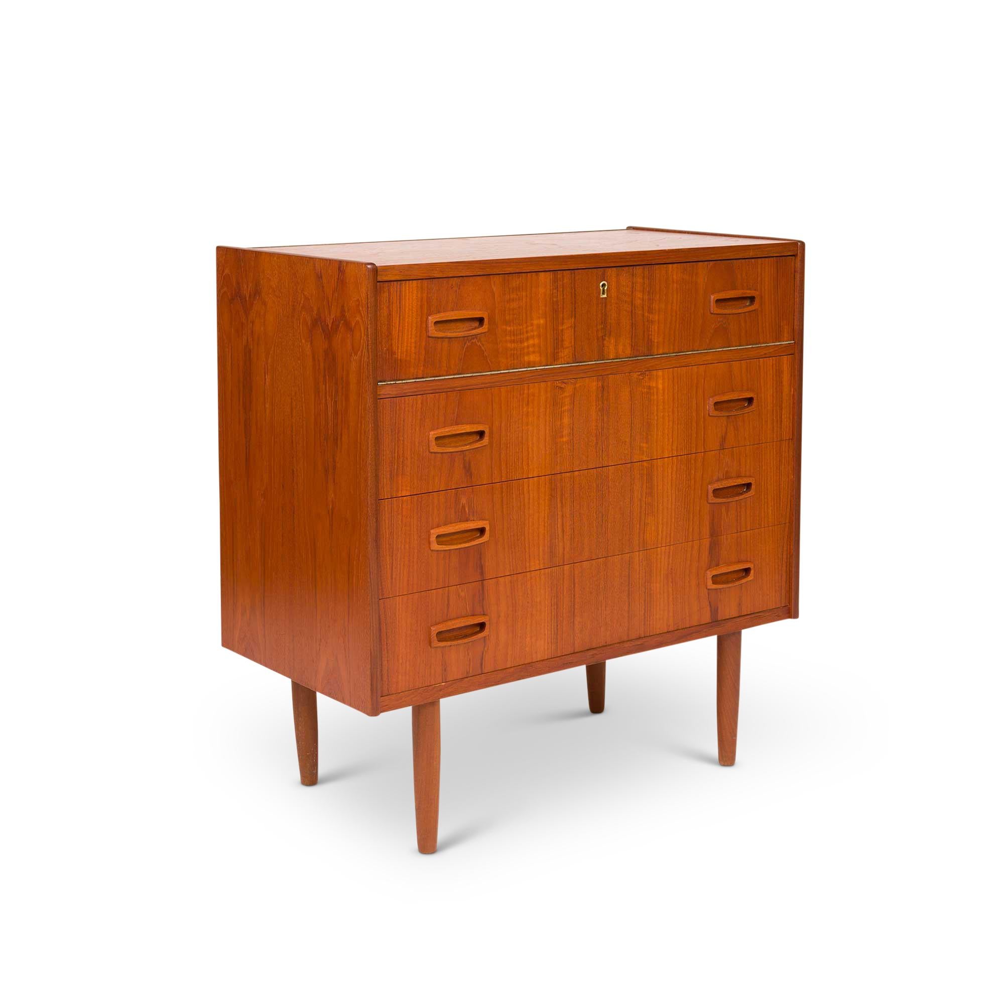20th Century Vintage Danish Mid-Century Teak Three Drawer Vanity Dresser For Sale