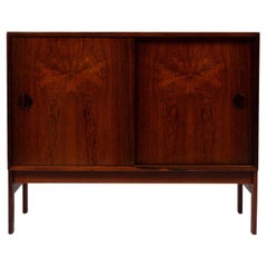 Armoire danoise vintage du milieu du siècle à deux portes en palissandre 1960s