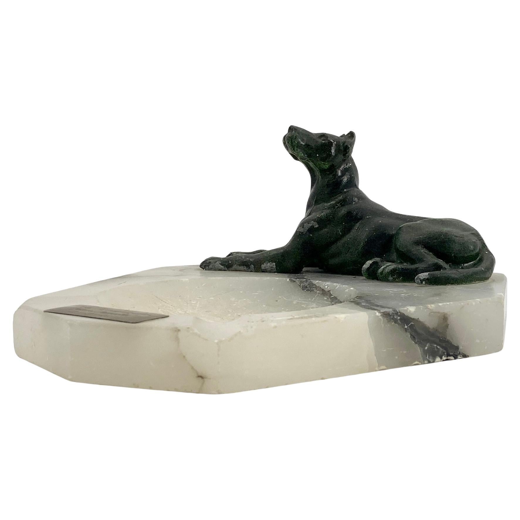 Vintage Danish Midcentury White Agate Dog Ashtray In Good Condition For Sale In Haddonfield, NJ