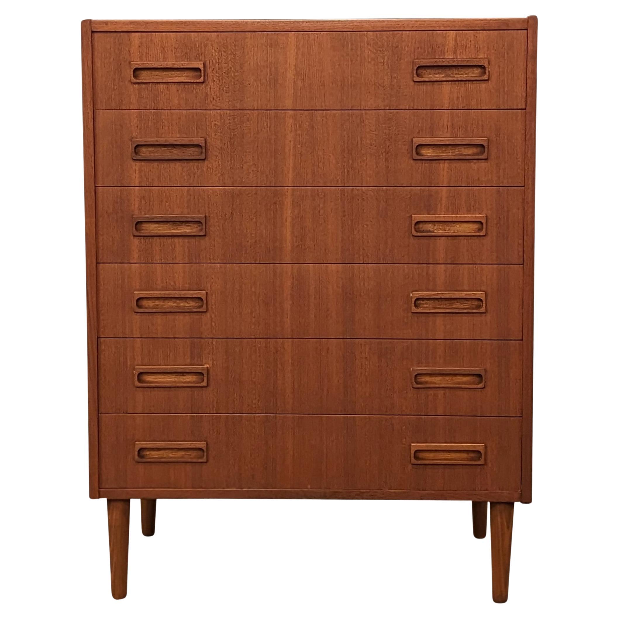 Vintage Danish Midcentury Teak Dresser, 022301 For Sale at 1stDibs
