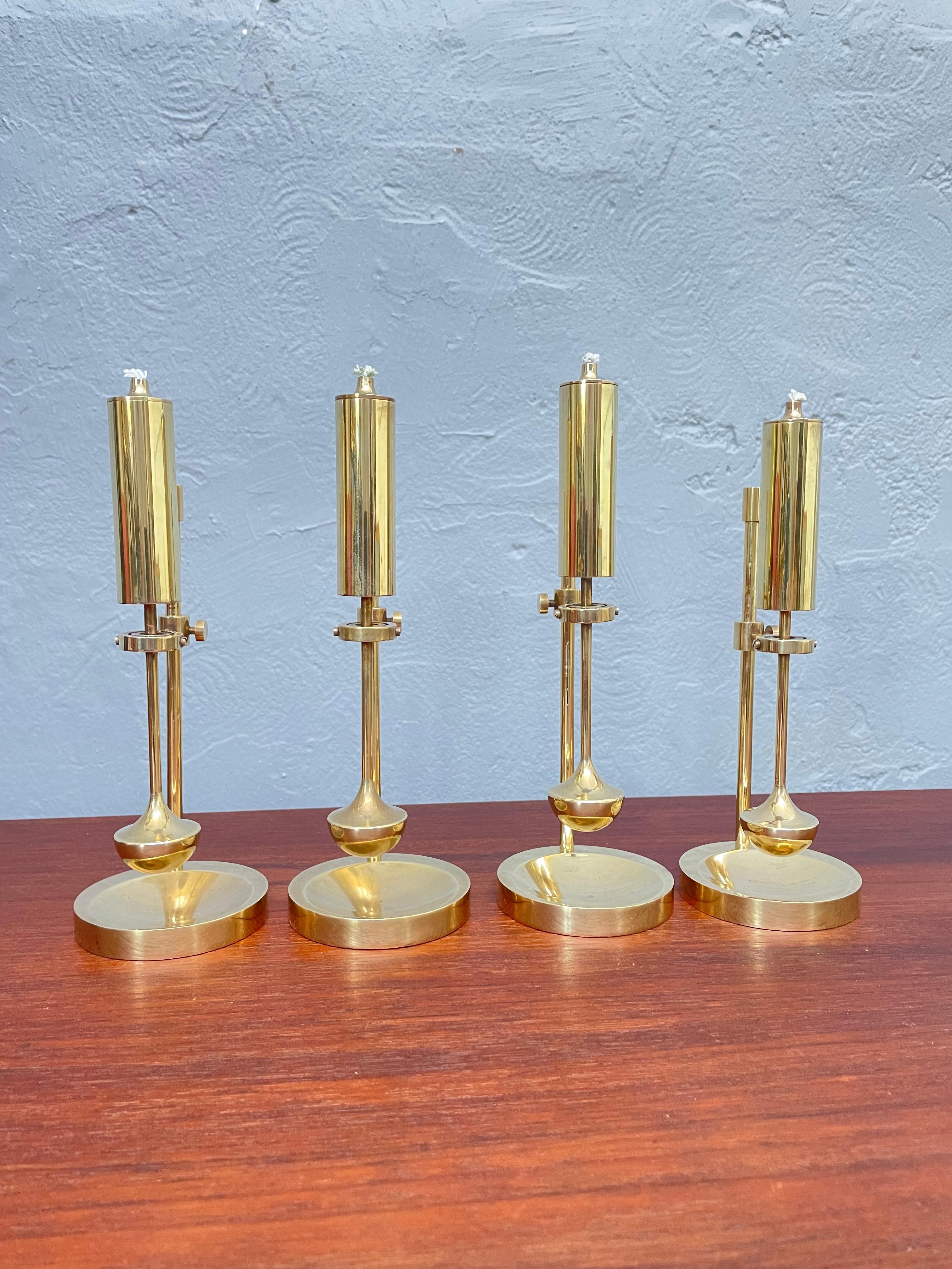 Lámpara de aceite danesa vintage de mediados de siglo de Ilse Ammonsen para Daproma Design en latón en venta 2