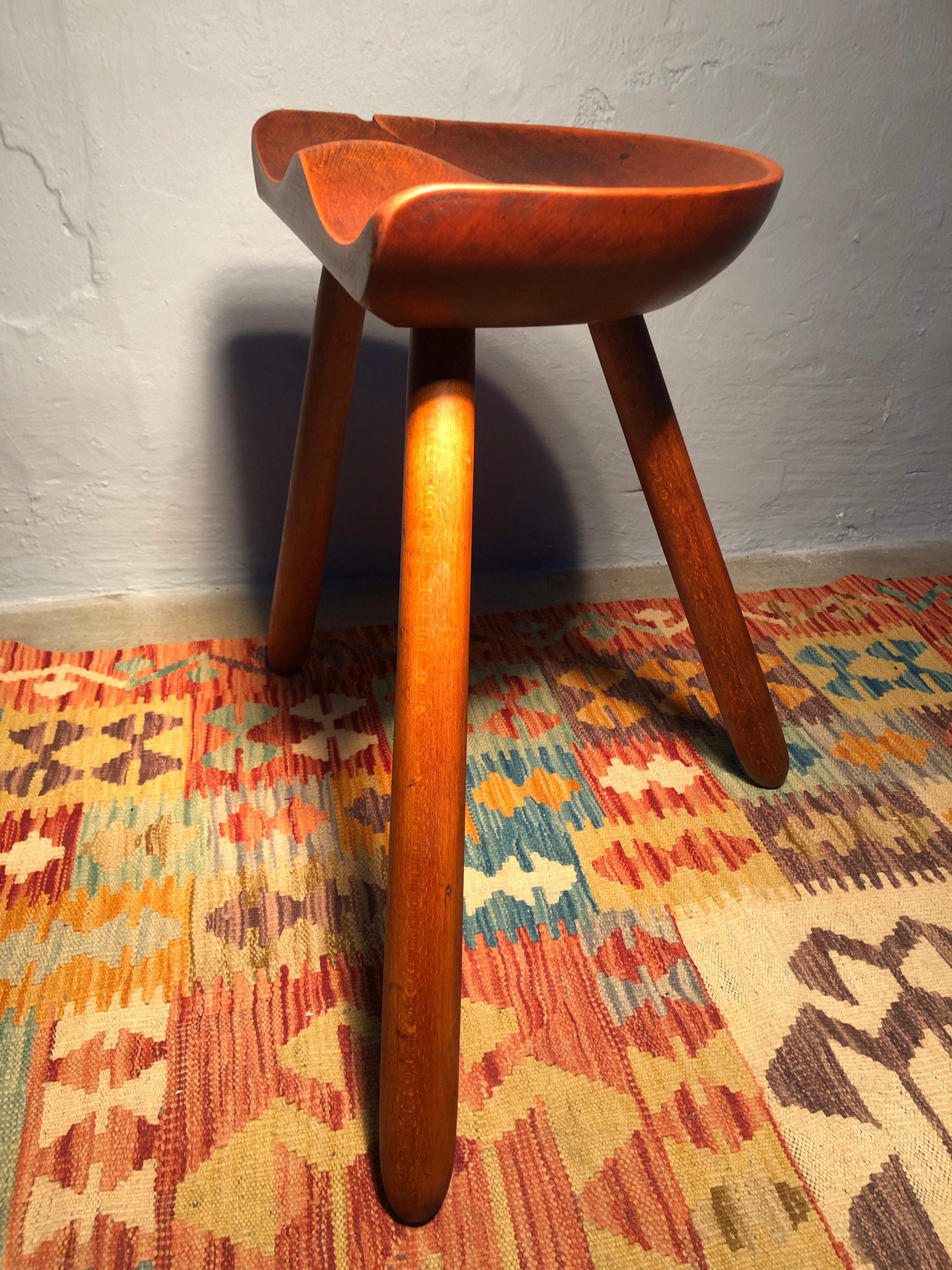 Fatto a mano Sgabello danese d'epoca per la mungitura in legno di faggio in vendita