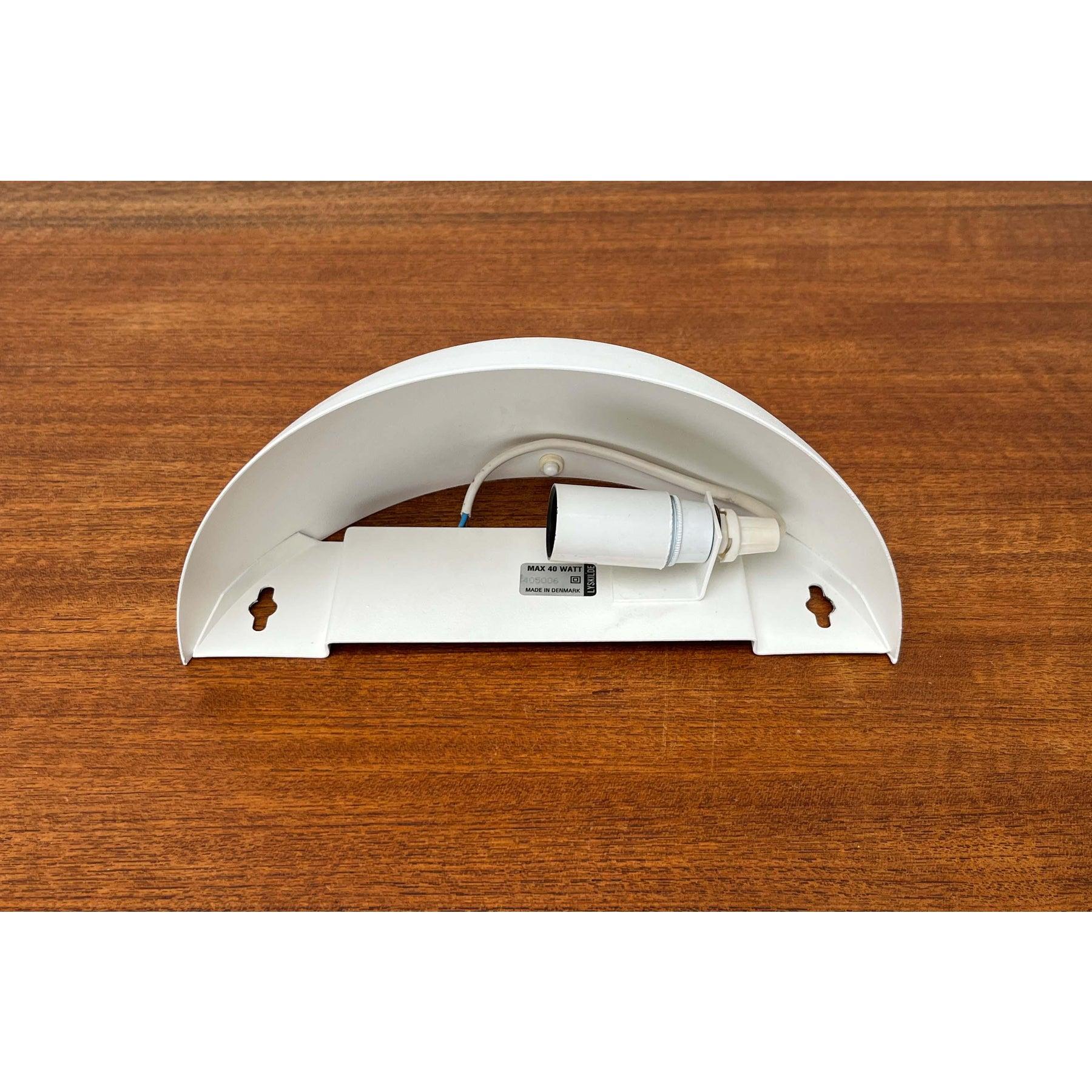 Vintage Danish Minimalist Wall Lamp from Lyskilde For Sale 4