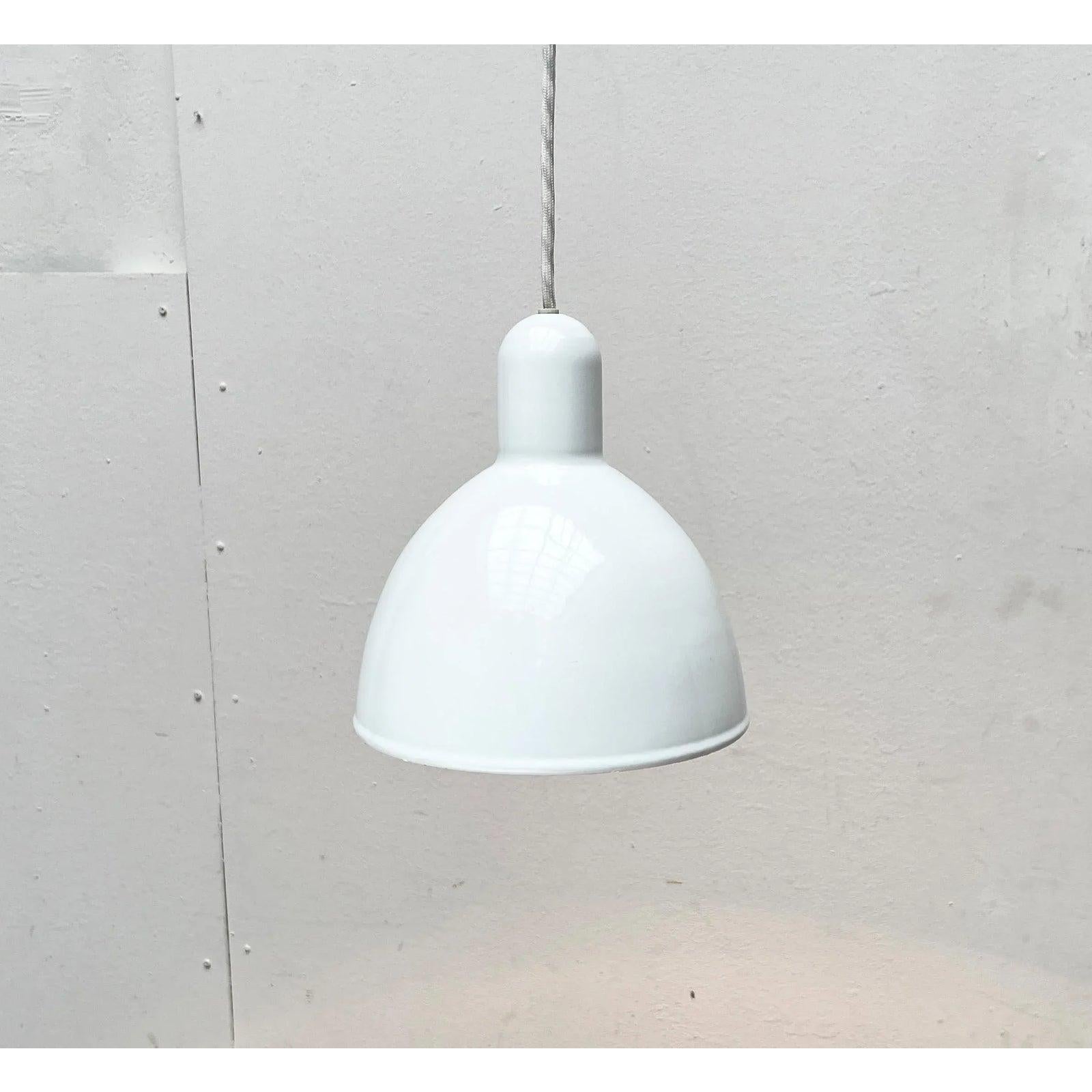 Lampada a sospensione danese vintage Model ES Pendel Enamel di Edgar Schlaefle, anni '80 In condizioni ottime in vendita a Hamburg, DE