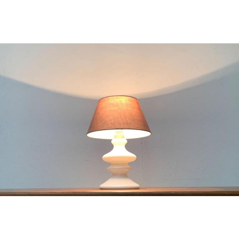 Lampe de table vintage danoise modèle Mary en verre opalin par Per Lütken, années 1970 en vente 5