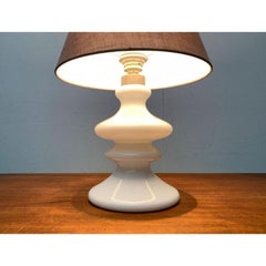 Lampada da tavolo danese vintage Model Mary in vetro opalino di Per Lütken, anni '70