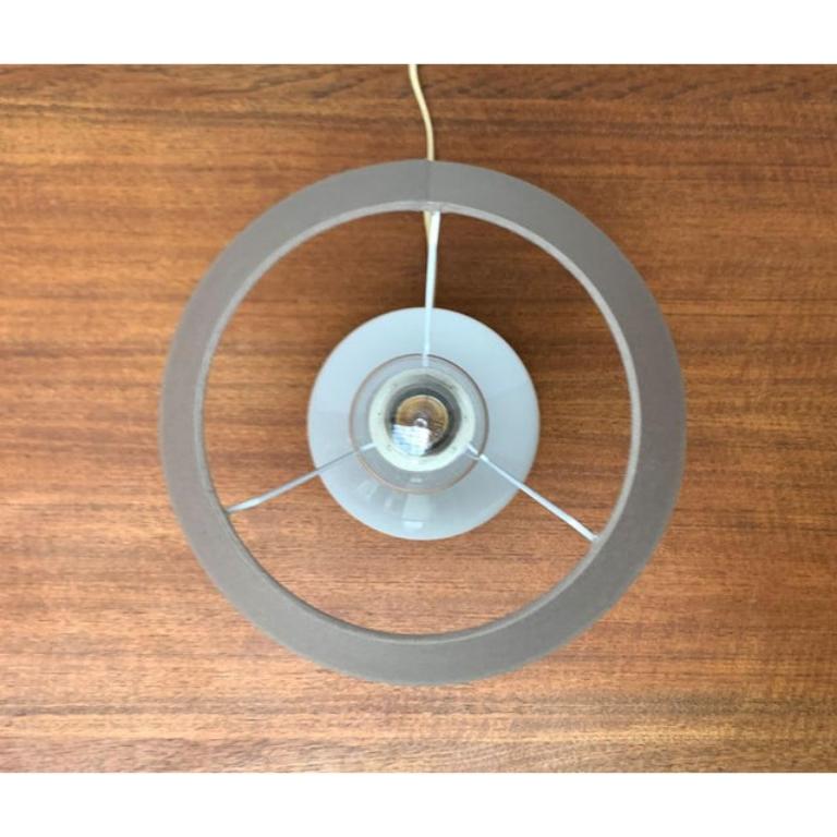 Lampe de table vintage danoise modèle Mary en verre opalin par Per Lütken, années 1970 en vente 3