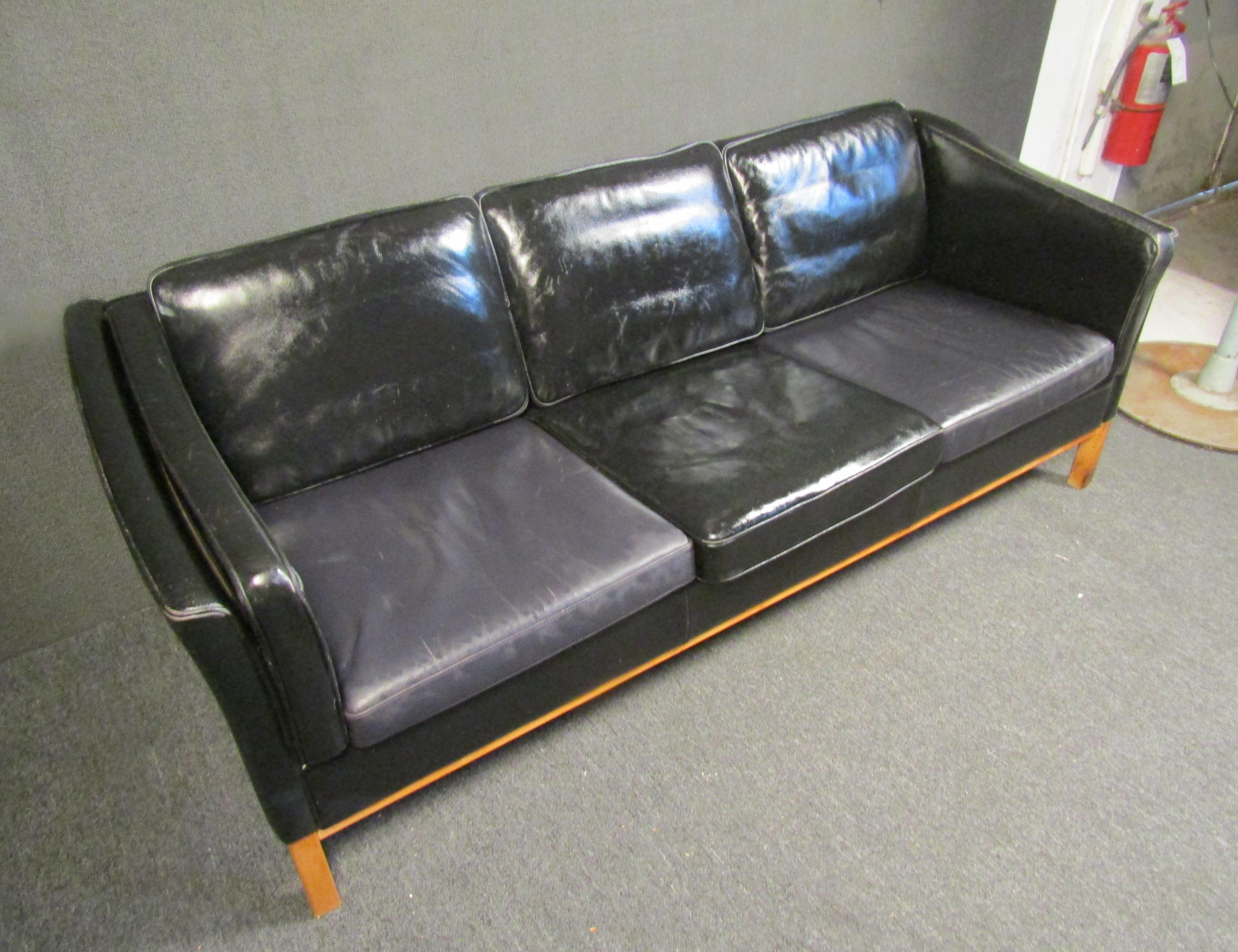 Mid-Century Modern Vintage Danish Moden Stouby Sofa For Sale