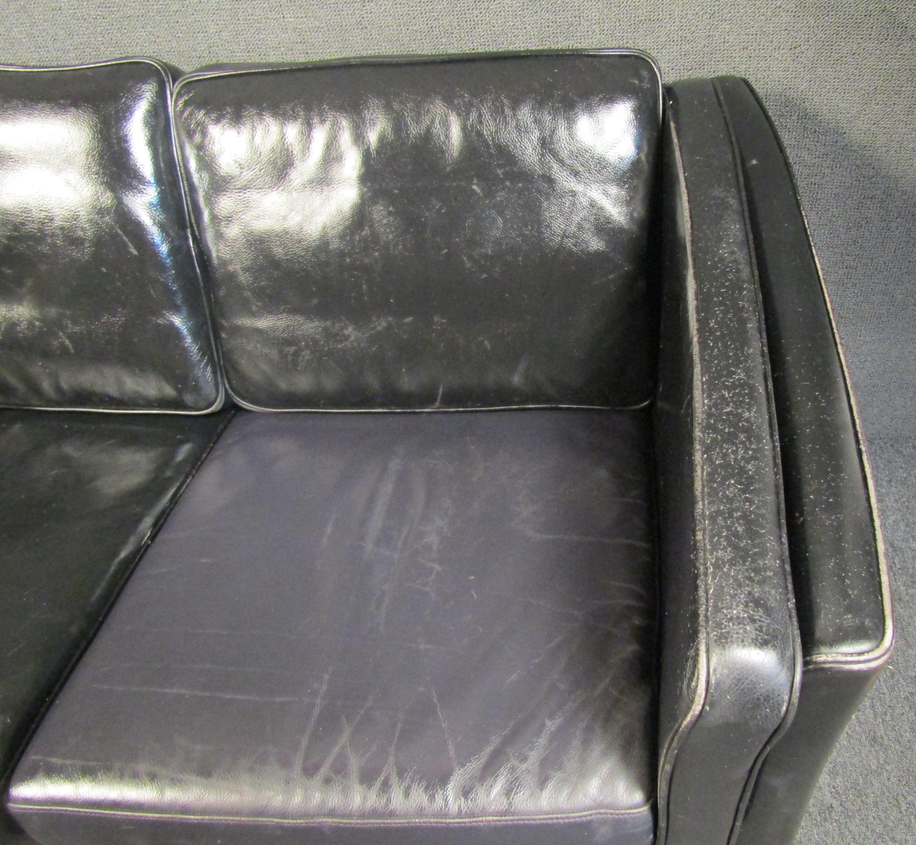 Bois Moden Stouby canapé danois vintage en vente