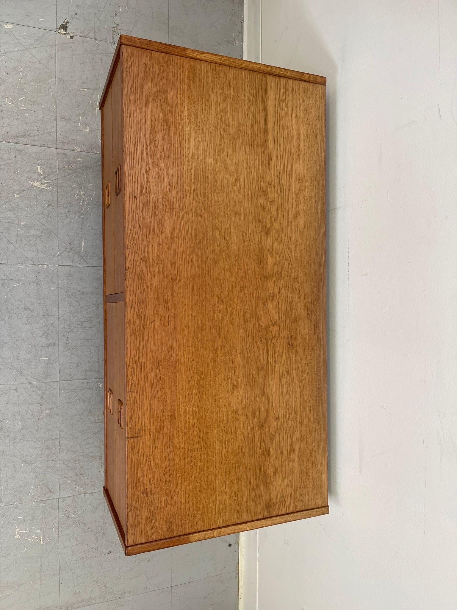 Vintage Danish Modern 4 Drawer Dresser. For Sale 1