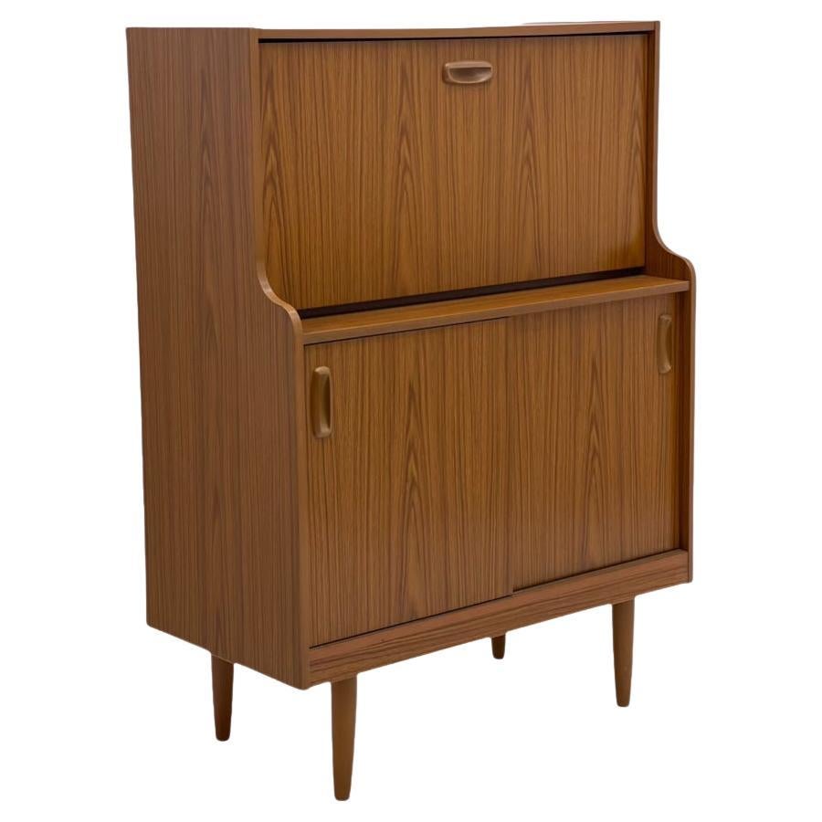 Dänischer moderner dänischer Schrank, Vintage, kürzlich, Uk, Import