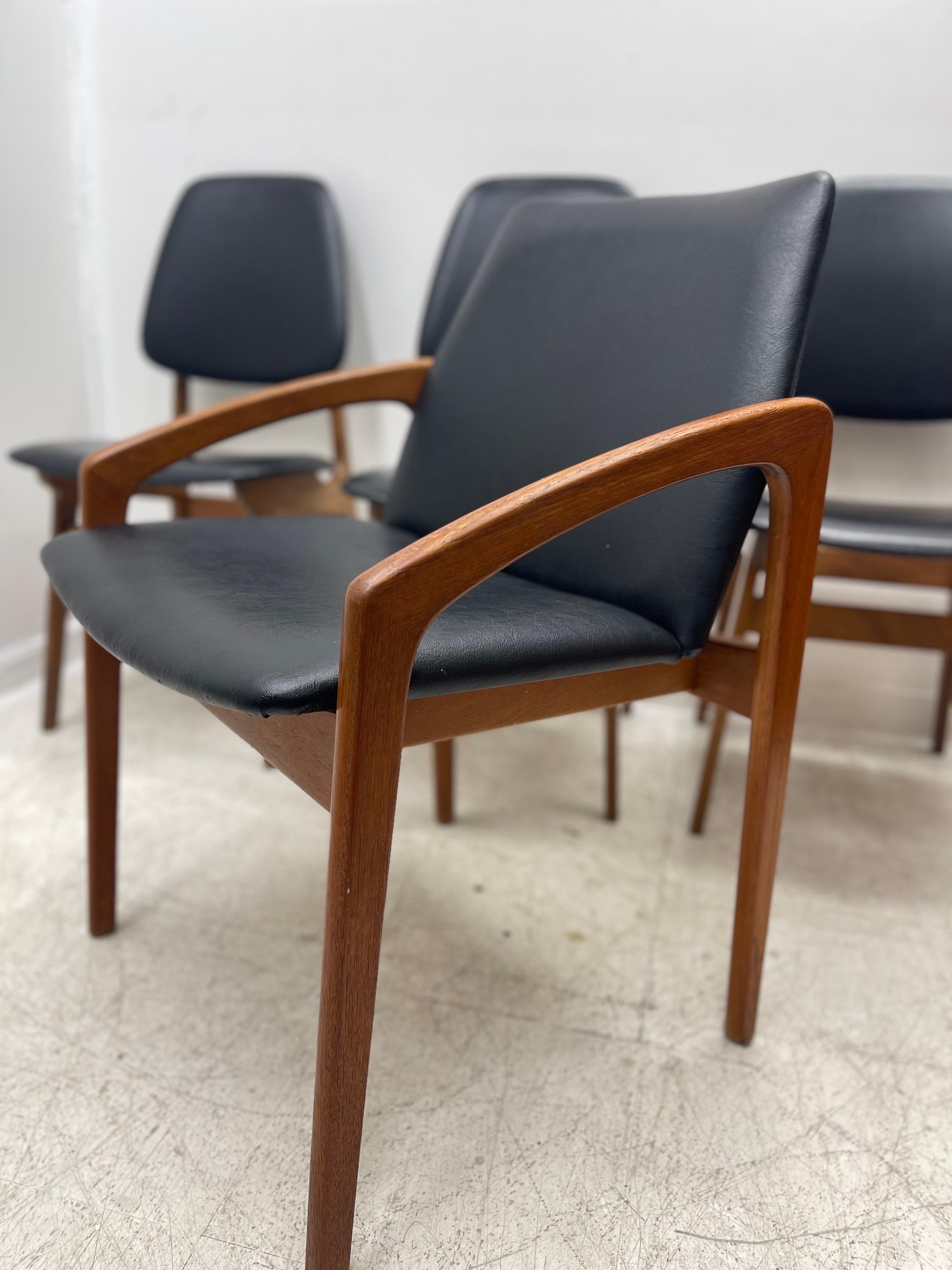 Vintage Danish Modern Chairs Set of 4 In Good Condition For Sale In Seattle, WA