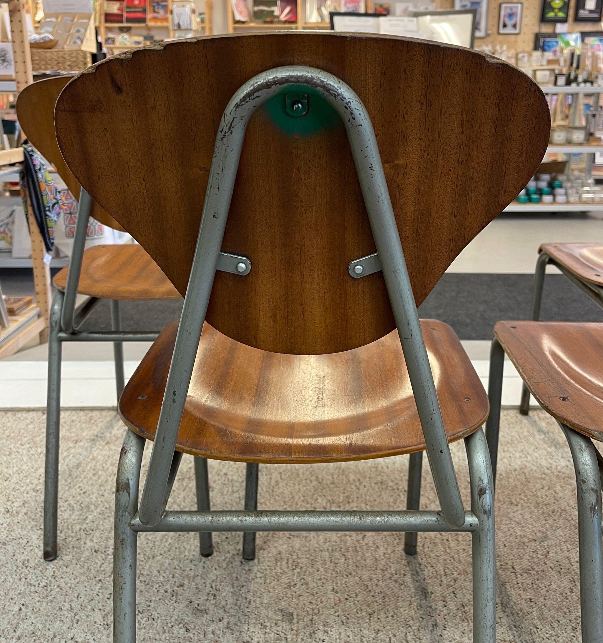 Sedie moderne danesi vintage con struttura in metallo. Set di 4 pezzi. in vendita 4