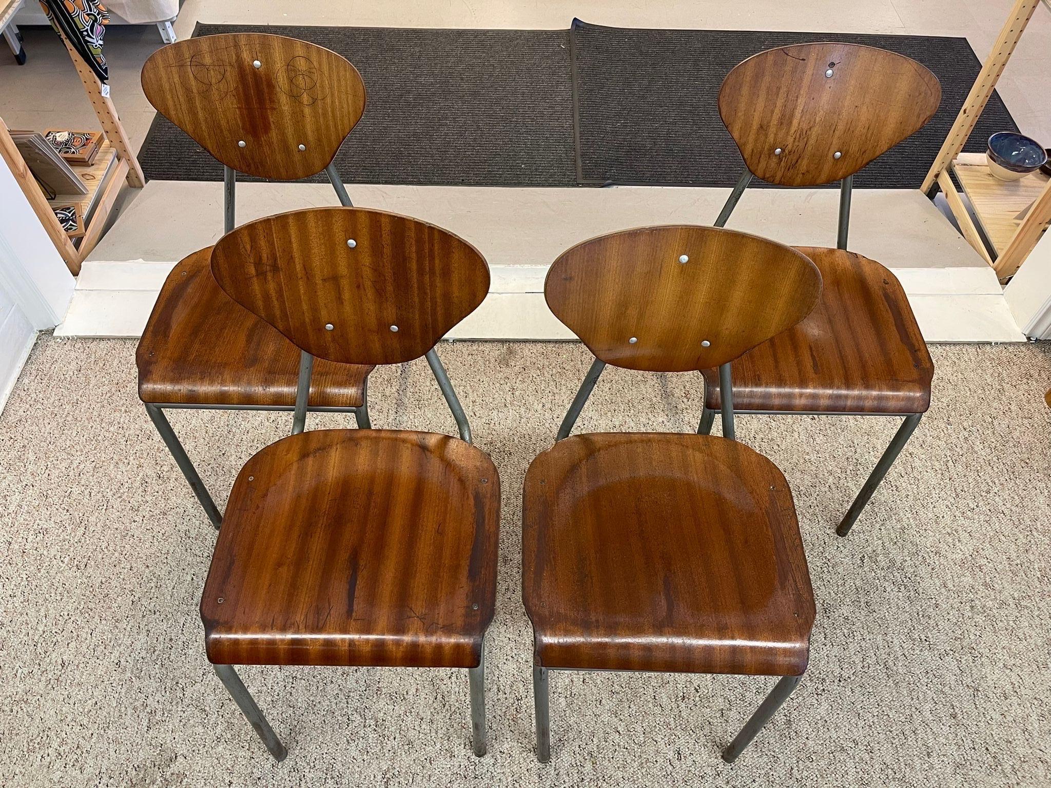 Sedie moderne danesi vintage con struttura in metallo. Set di 4 pezzi. in vendita 1