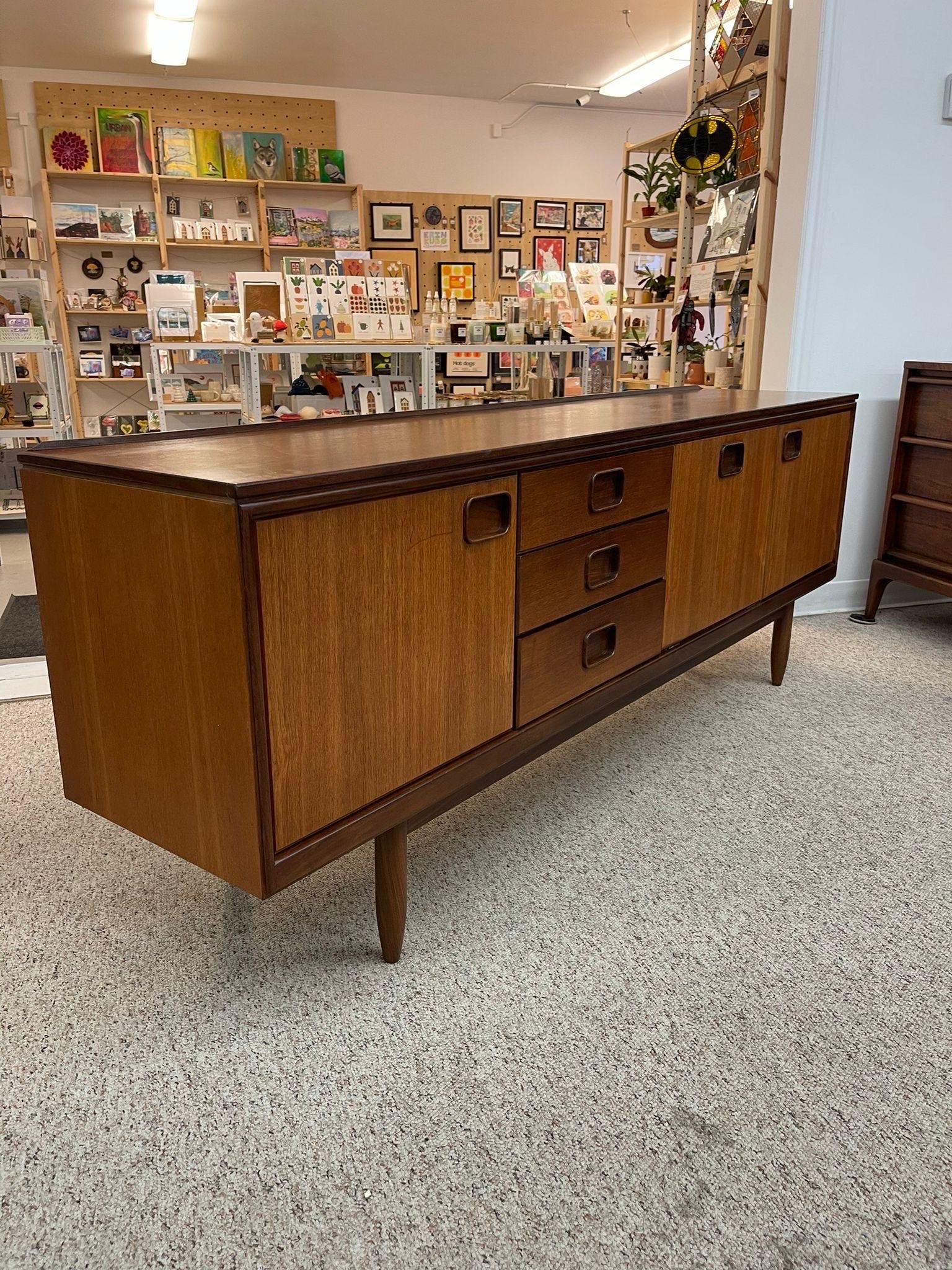 Vintage Danish Modern Credenza Cabinet by William Lawrence of Nottingham In Good Condition For Sale In Seattle, WA