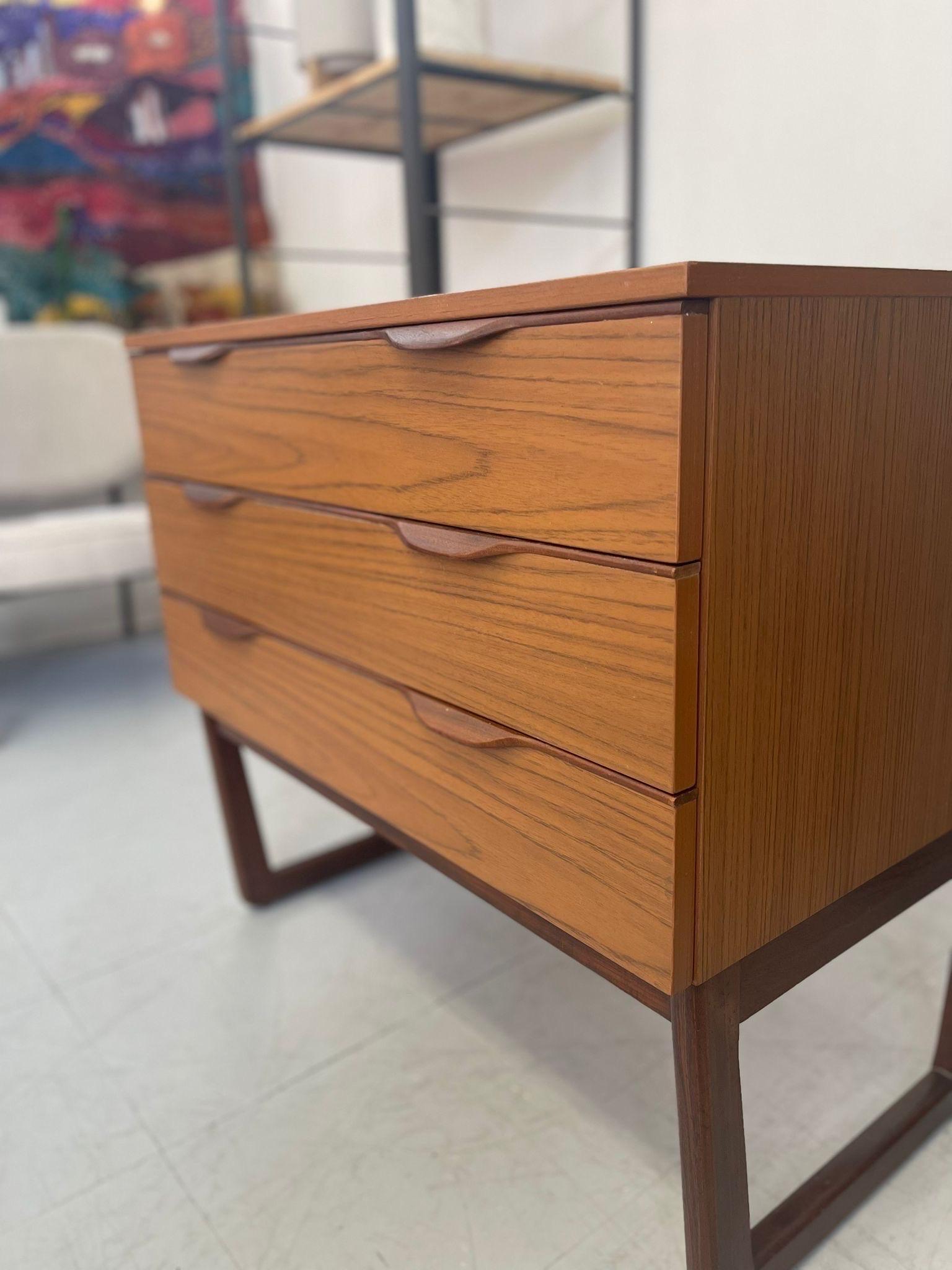 Wood Vintage Danish Modern Dresser With Unique Handles For Sale