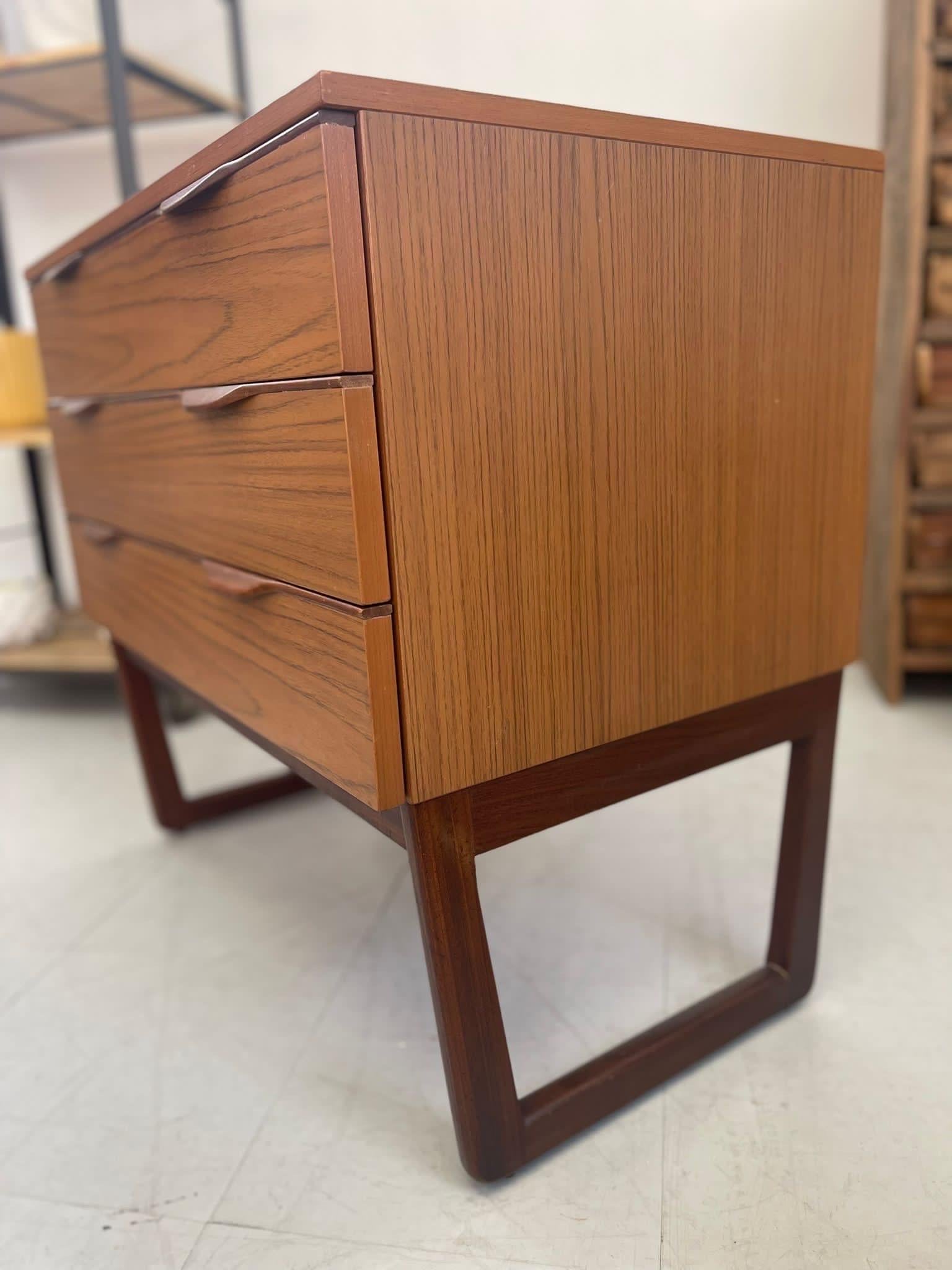 Vintage Danish Modern Dresser With Unique Handles For Sale 2