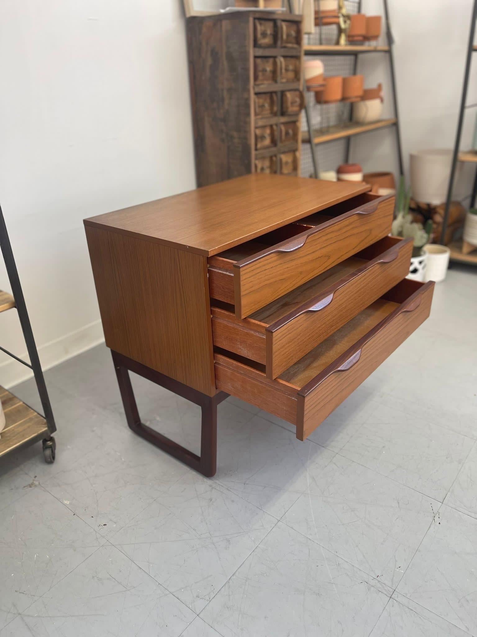 Vintage Danish Modern Dresser With Unique Handles For Sale 3