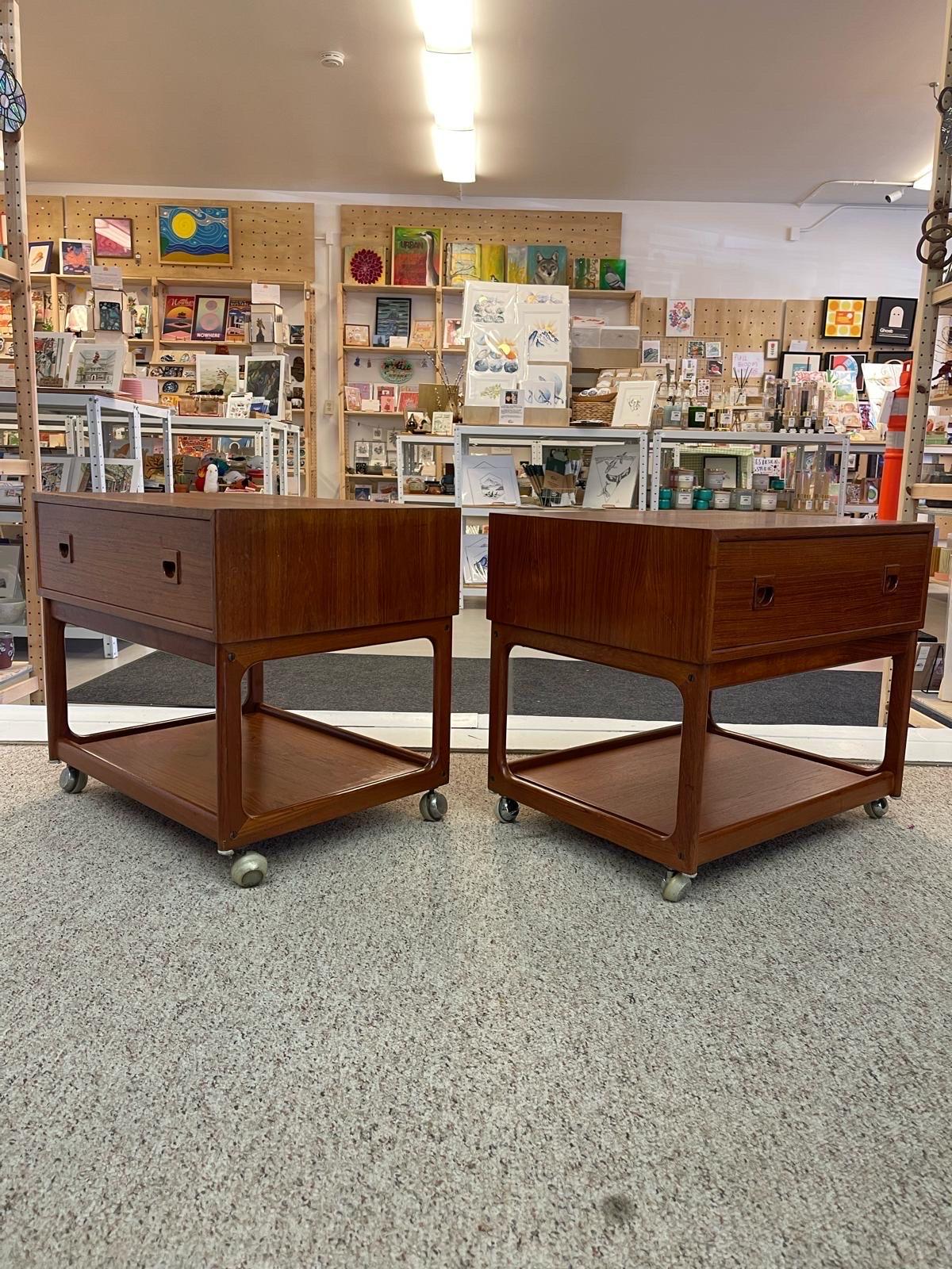 Vintage Danish Modern End Table Pair on Castors. In Good Condition For Sale In Seattle, WA