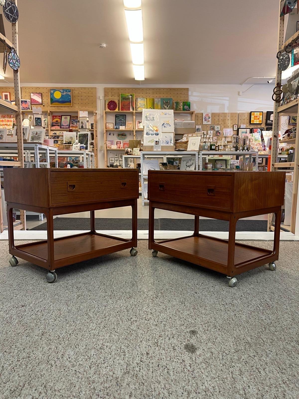 Wood Vintage Danish Modern End Table Pair on Castors. For Sale