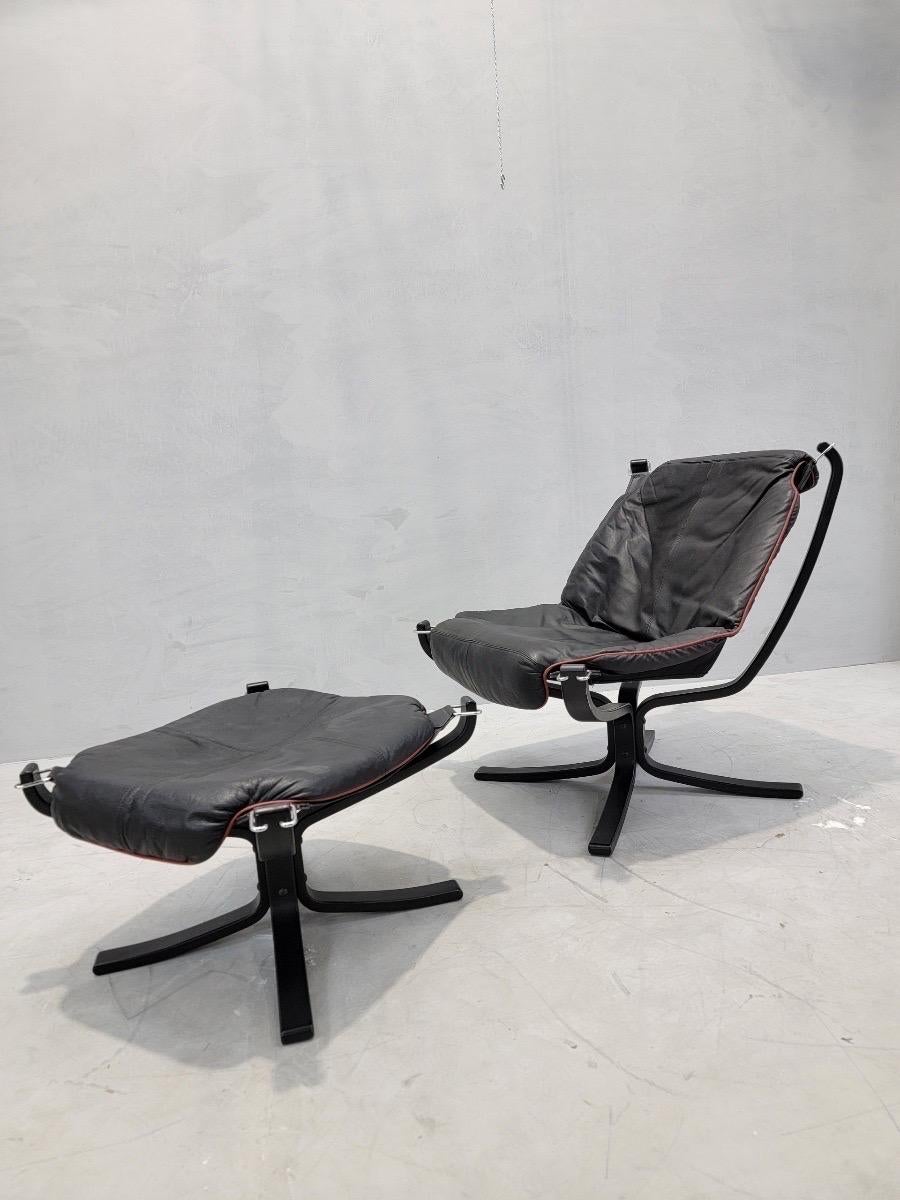 Vintage Danish Modern Falcon Leather Lounge Chair & Ottoman by Vatne Mobler For Sale 3