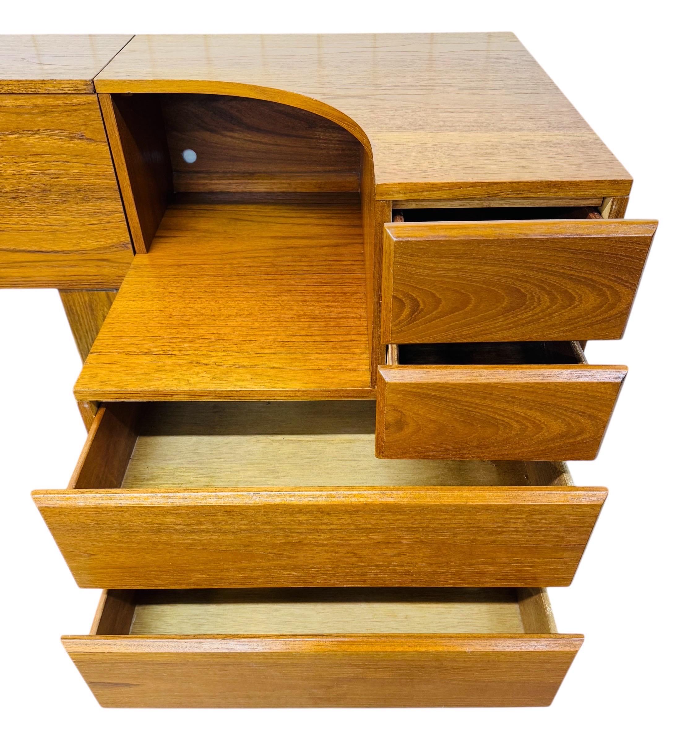 Dänisches modernes Vintage-Kopfteil aus Teakholz in Königsgröße mit Nachttischen, Vintage 4