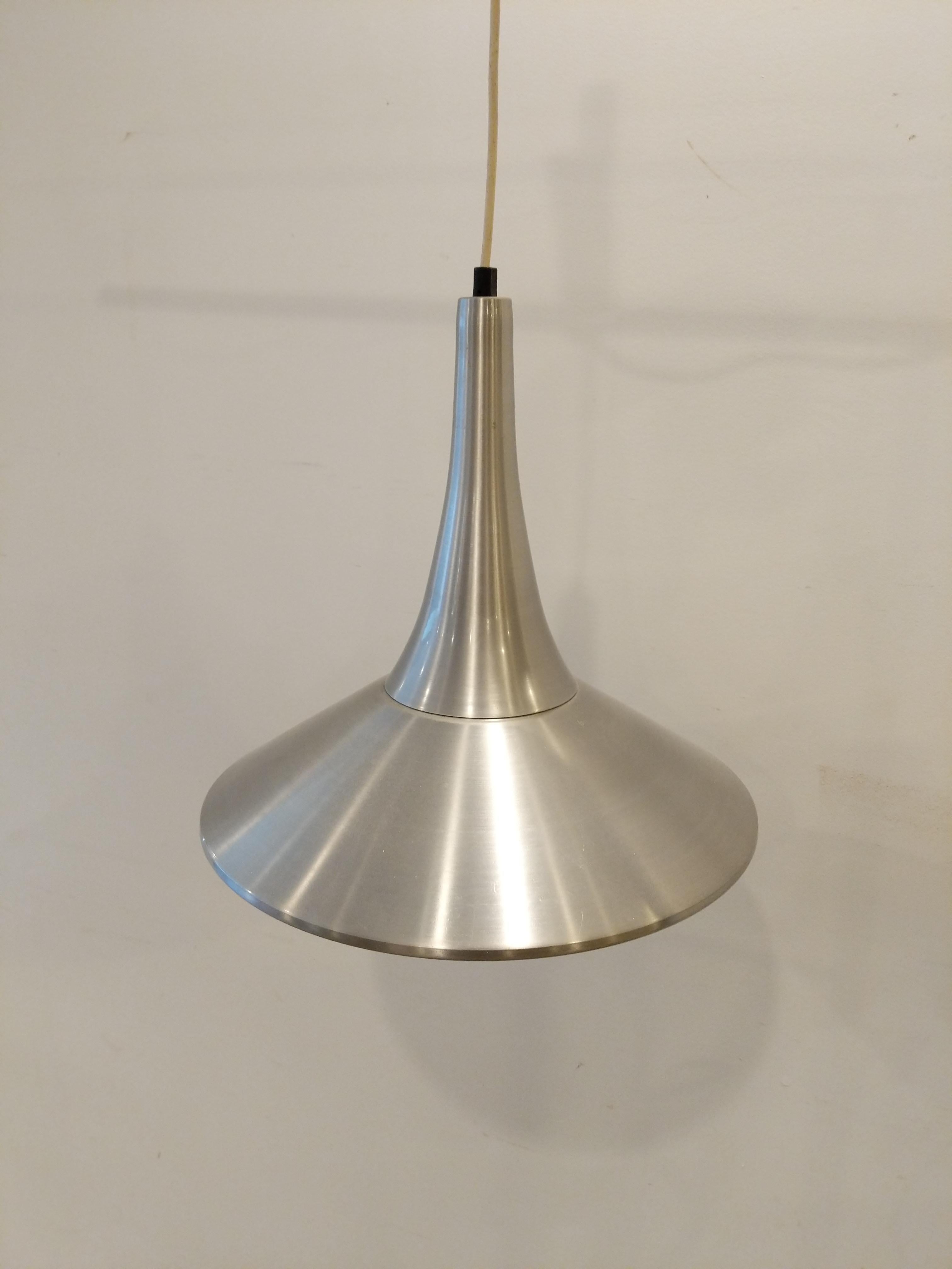 Authentic vintage mid century Danish / Scandinavian Modern hanging lamp / ceiling lamp / pendant light.

Imported directly from Denmark, this lamp is in great shape overall with minor wear from age (see photos).

The lamp is