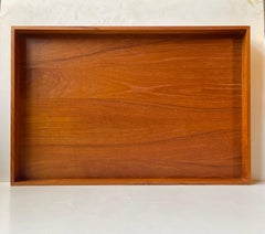Bandeja grande de estilo «Vintage Danish Modern» de teca, de los años 60