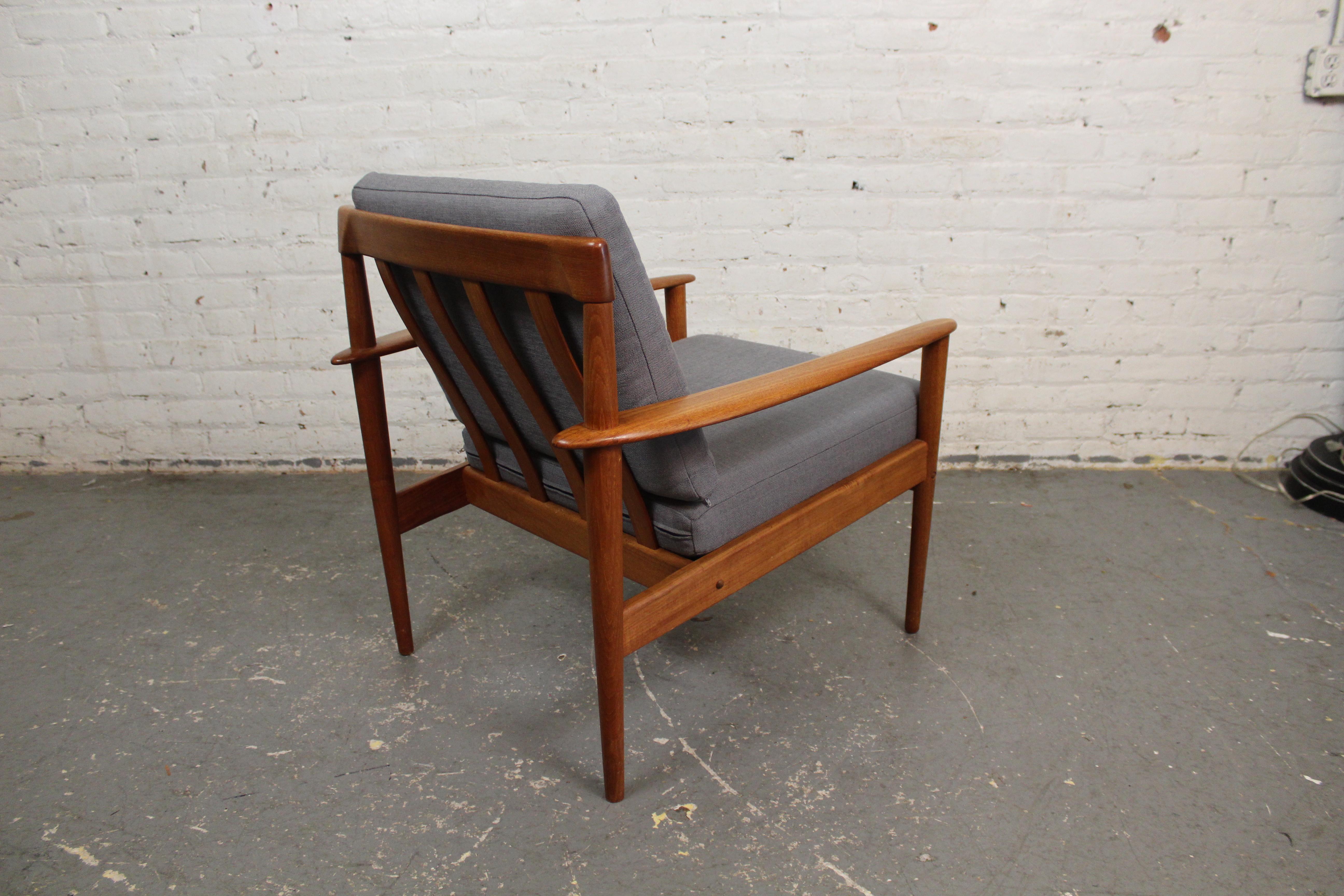 Vintage Danish Modern Lounge Chair by Grete Jalk for Poul Jensen In Good Condition In Brooklyn, NY