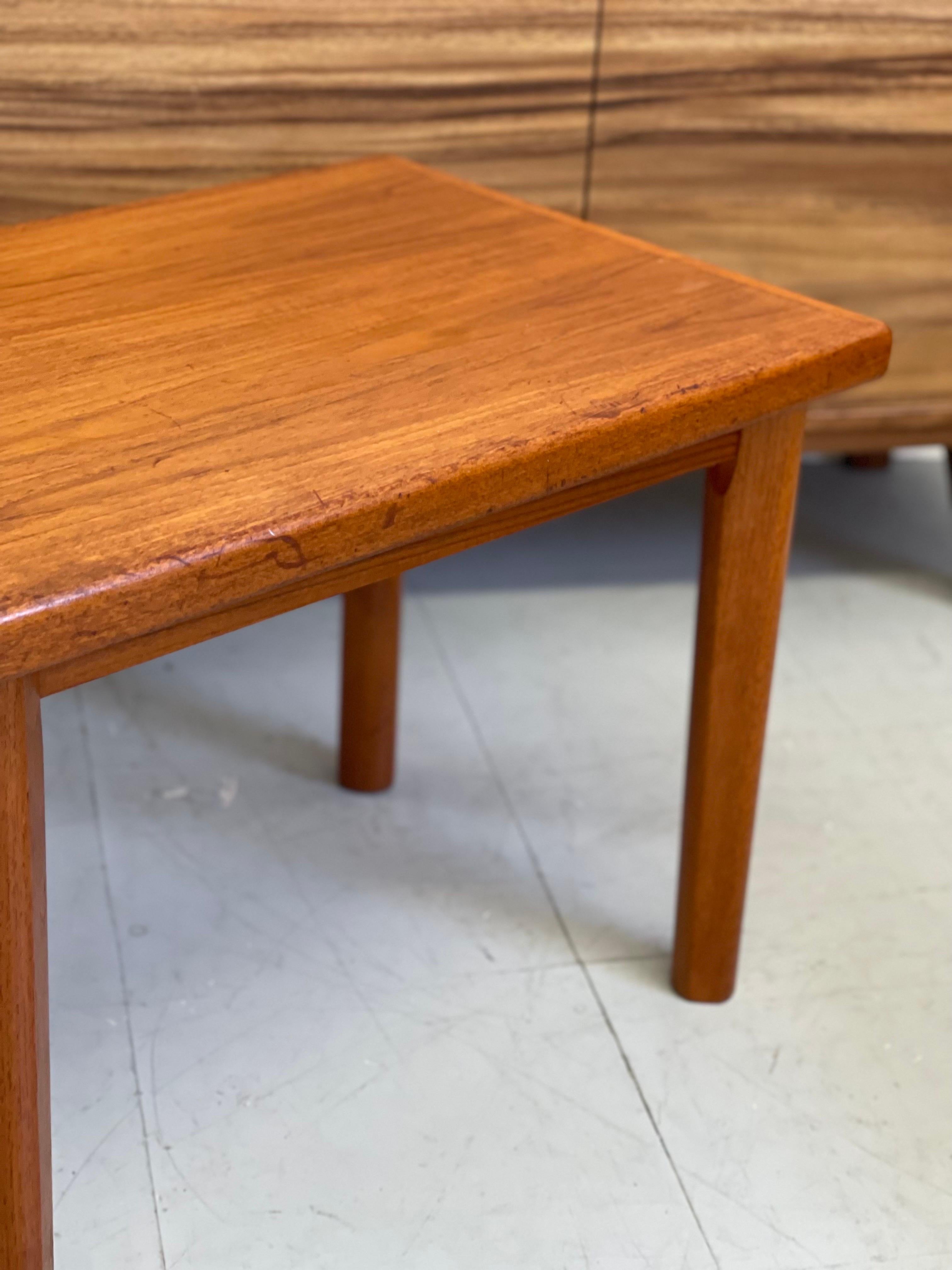 Late 20th Century Vintage Danish Modern Mid-Century Modern Accent Table For Sale
