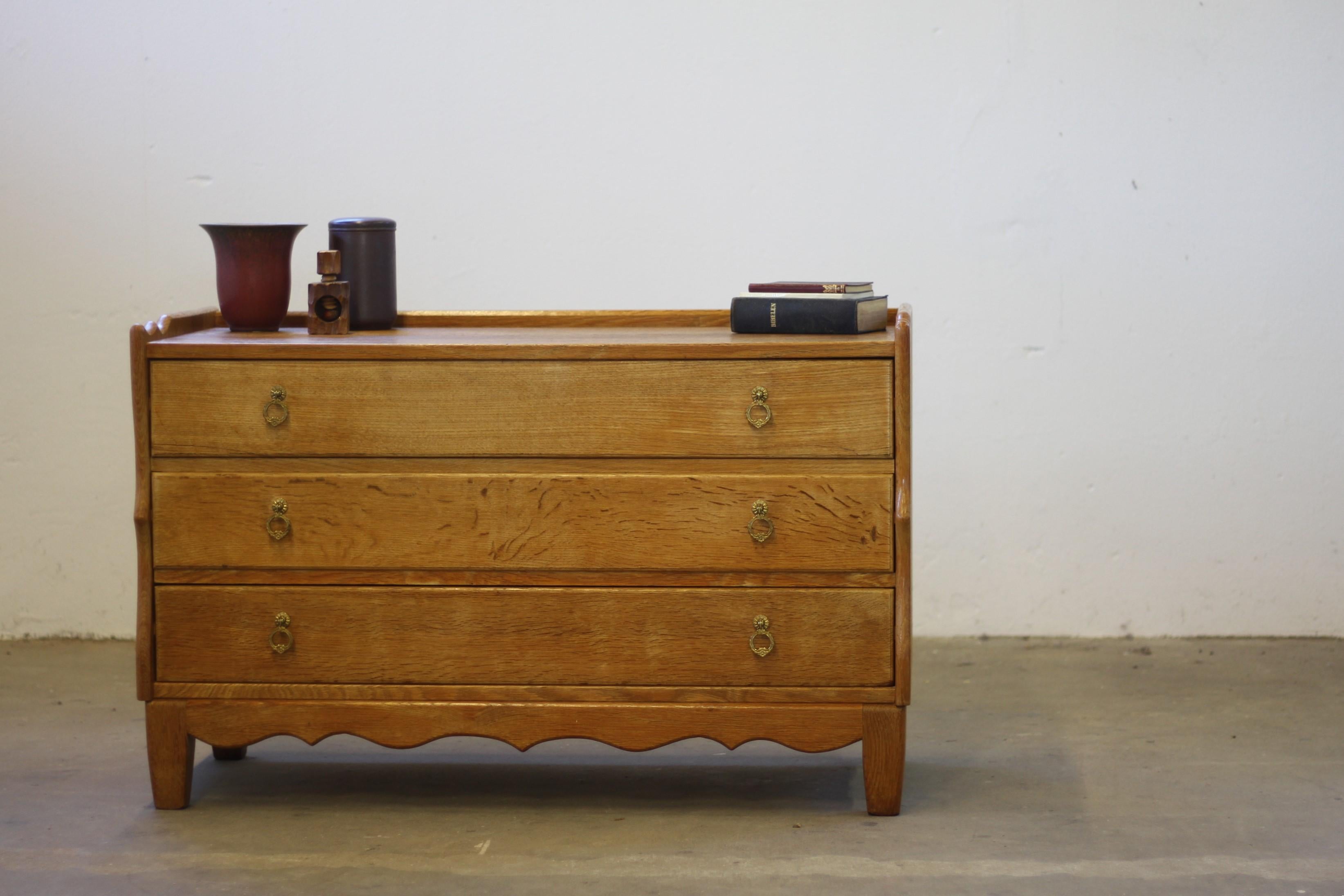 Mobile danese moderno in Oak attribuito a Kjærnulf, anni '60 in vendita 8