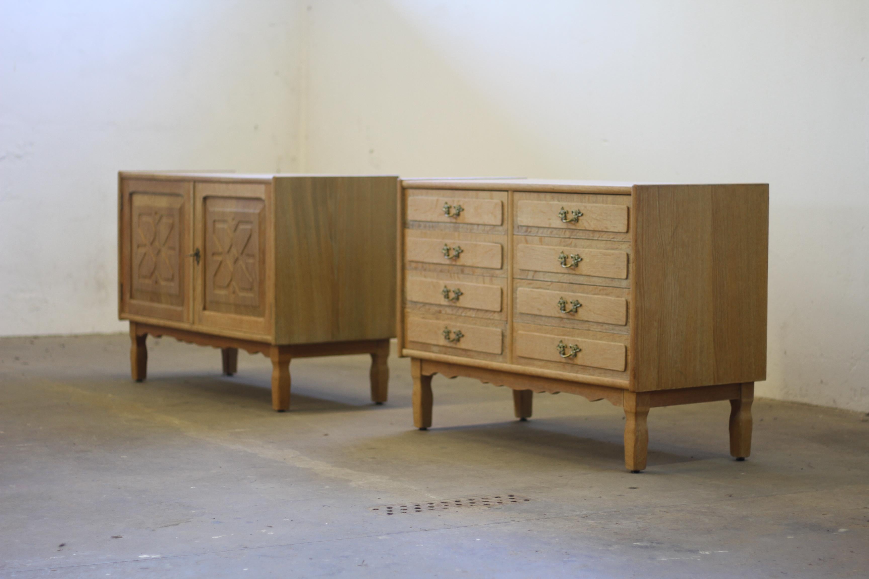 Danese Armadi moderni danesi d'epoca in Oak, stile Kjærnulf, anni '60. Set di 2 in vendita
