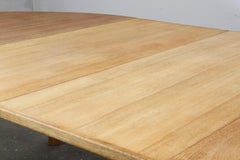 Table ronde moderne danoise en chêne, style H. Kjærnulf, années 1960
