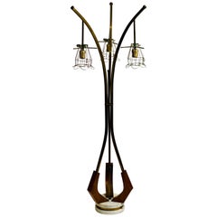 Lampada da terra d'epoca danese moderna a tre luci in teak e ottone