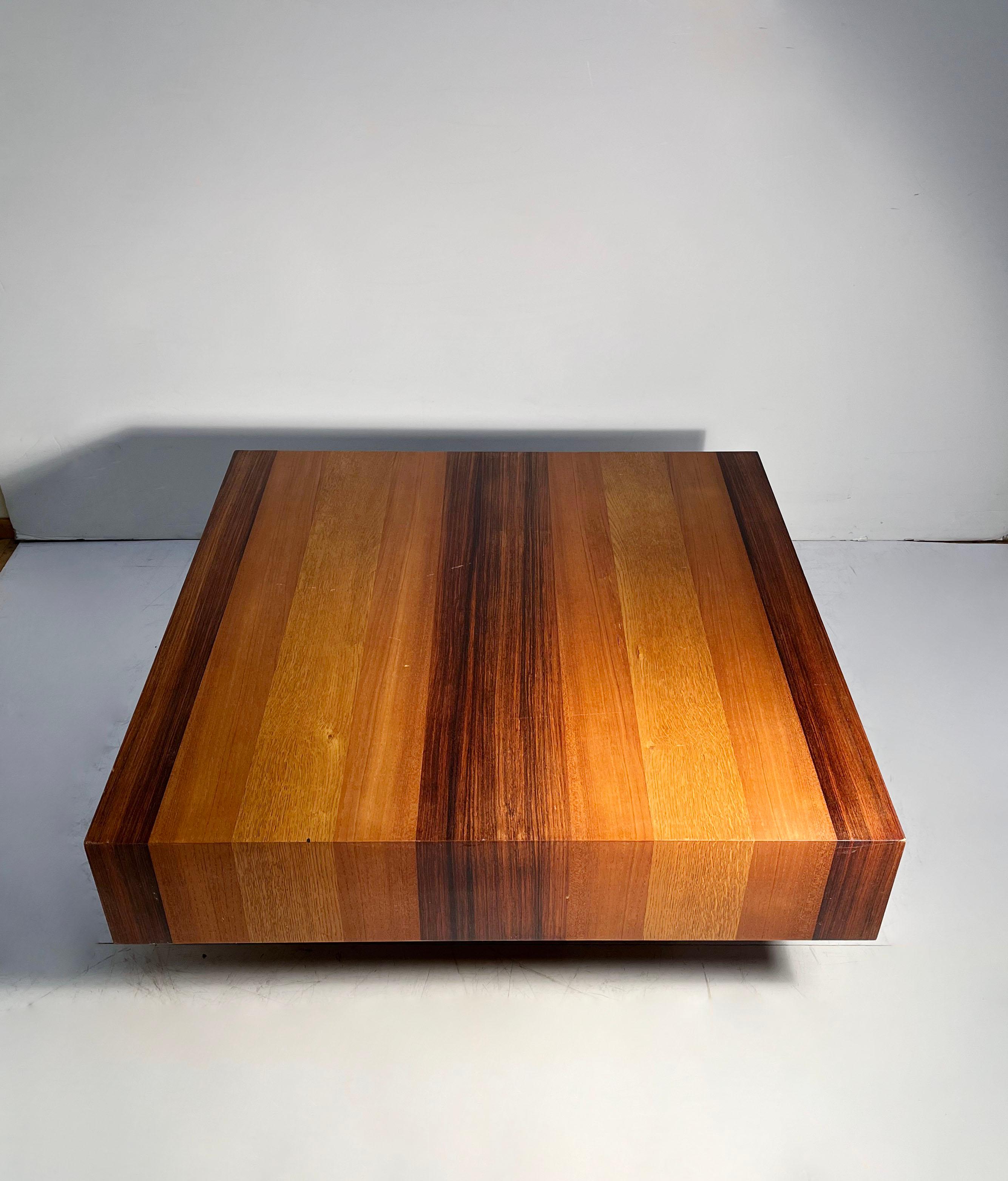 Mid-Century moderno Tavolino con piedistallo moderno danese vintage di Dyrlund in vendita