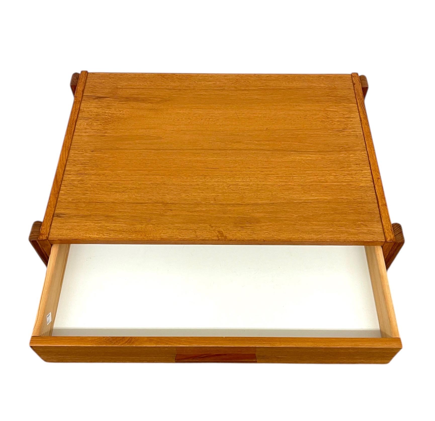 Vintage Danish Modern Rolling Side Table with Drawer and Lower Shelf For Sale 4