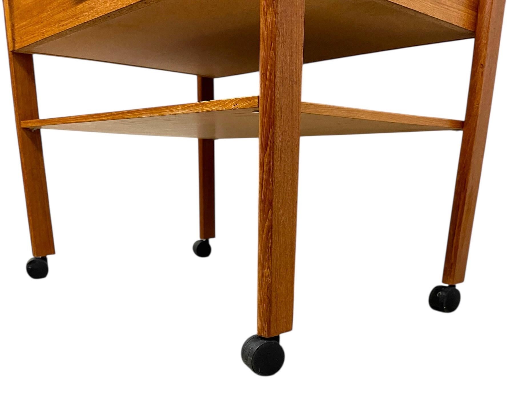 Vintage Danish Modern Rolling Side Table with Drawer and Lower Shelf For Sale 2