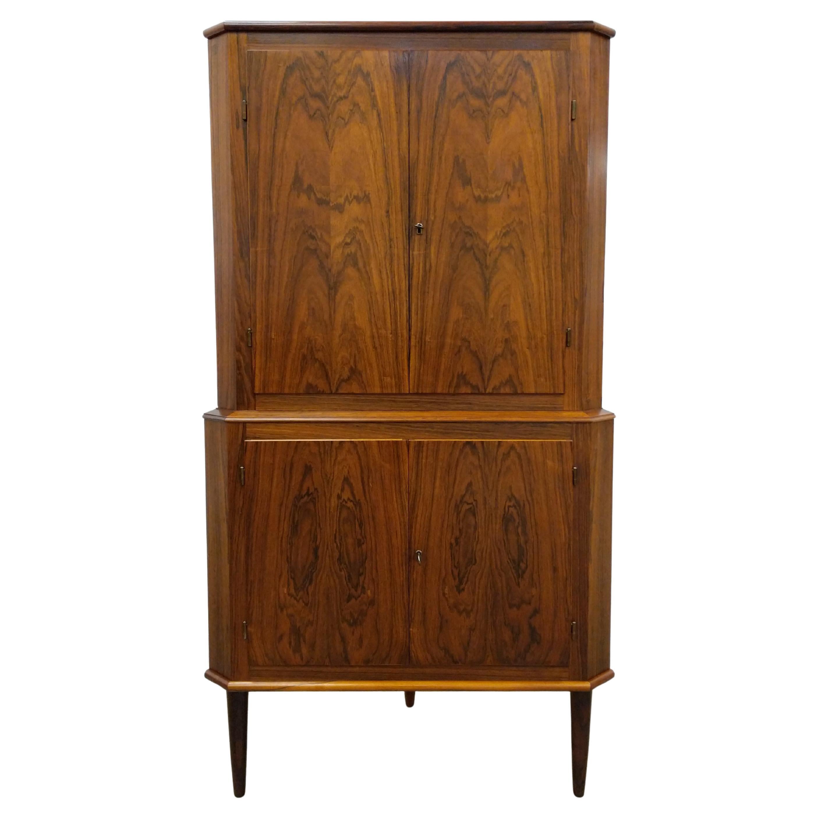 Armario esquinero vintage danés moderno de palisandro
