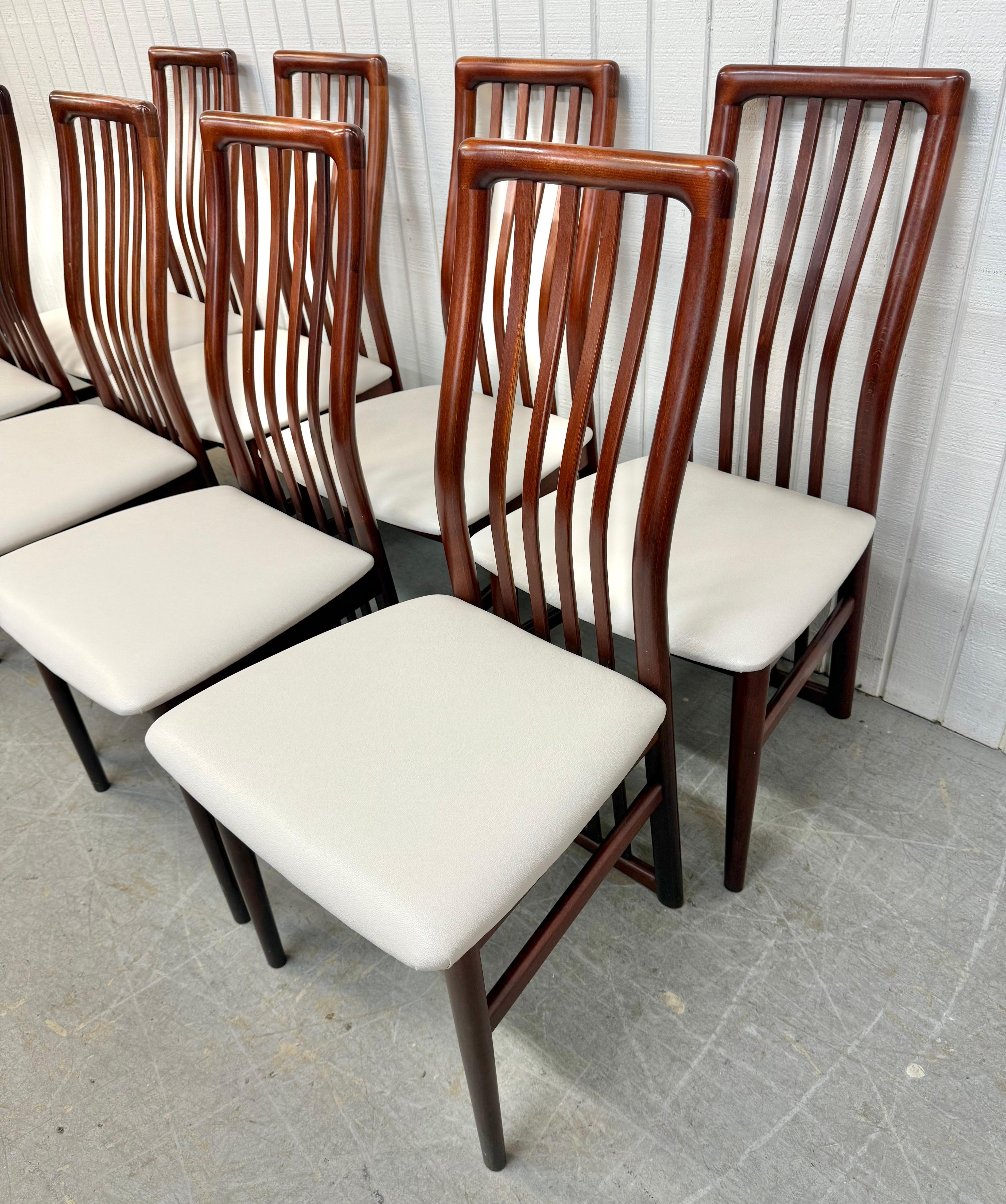 Vintage Danish Modern Rosewood Dining Chairs - Set of 12 Bon état - En vente à Clarksboro, NJ