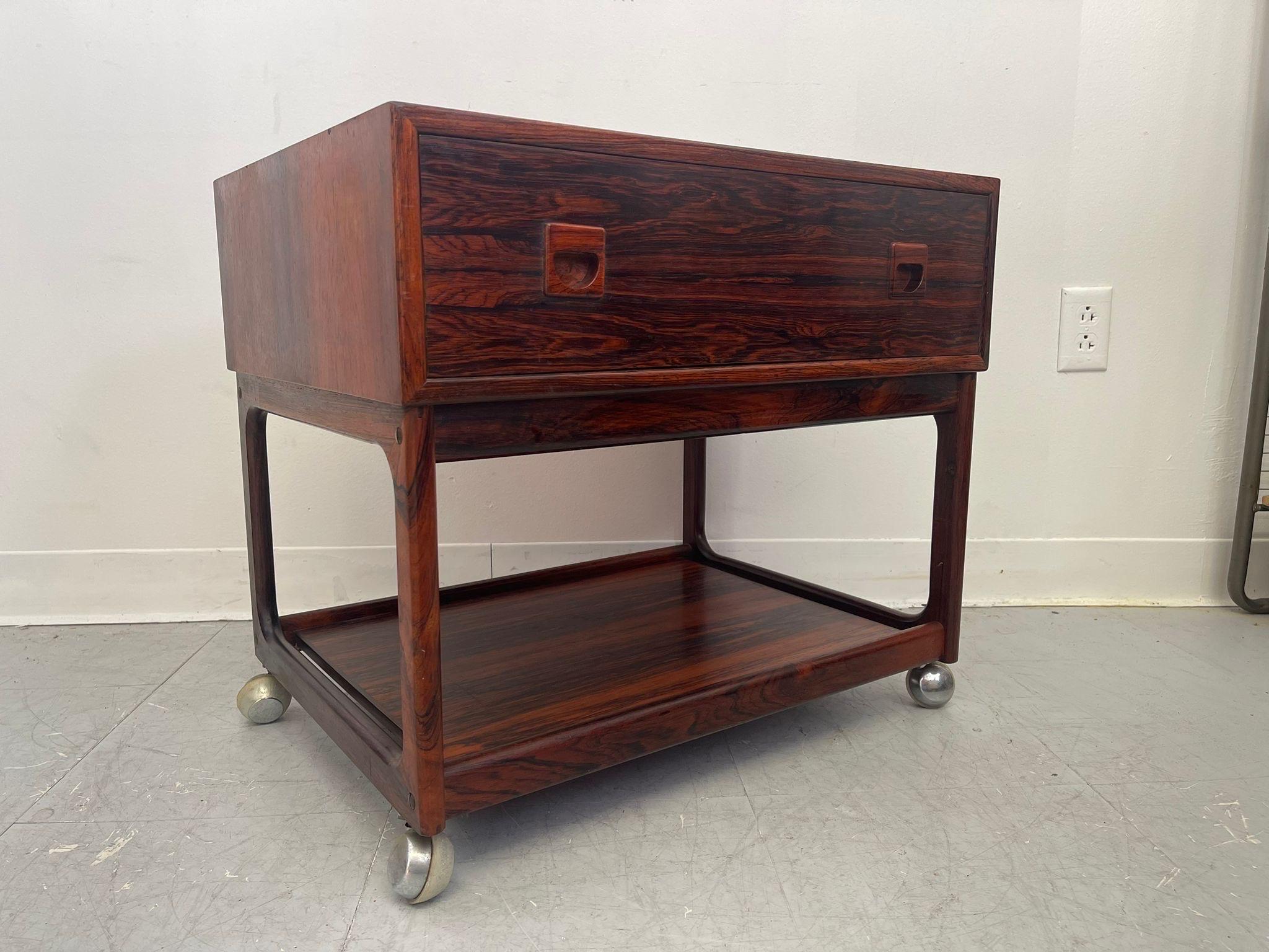 Mid-Century Modern Vintage Danish Modern Rosewood Side Table on Casters. Uk Import For Sale