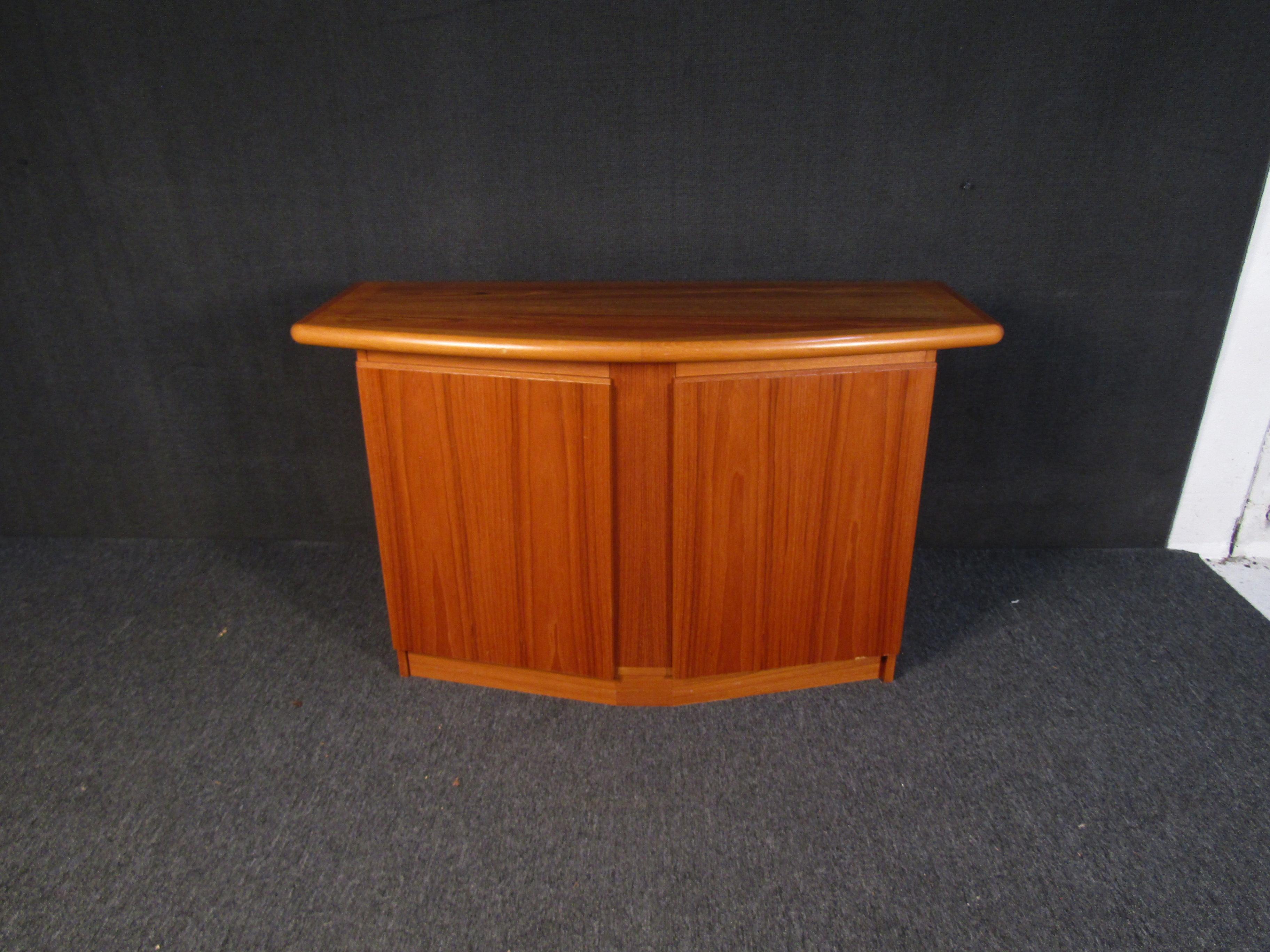 Vintage Danish Modern Server For Sale 5