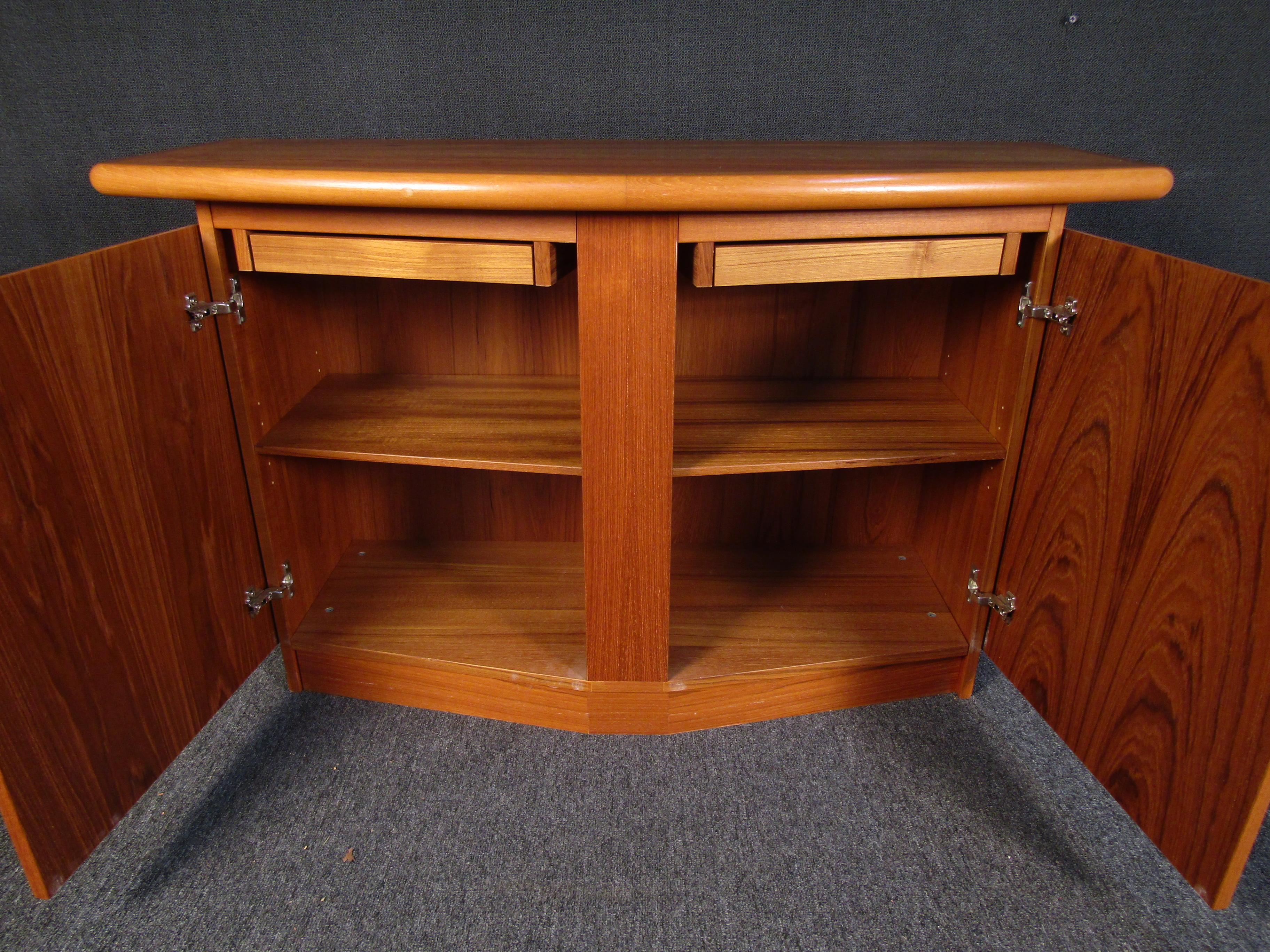 Vintage Danish Modern Server For Sale 3