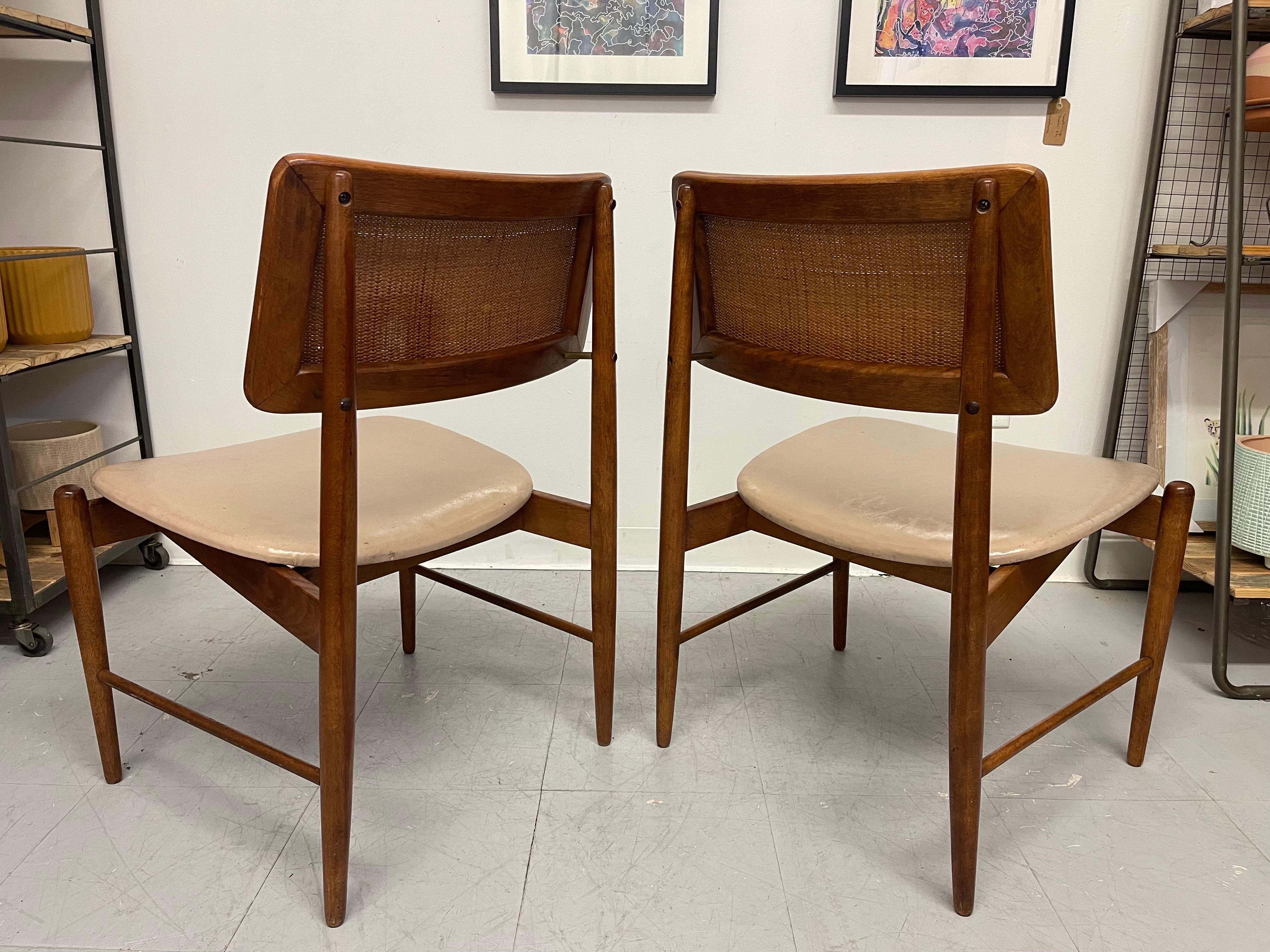 Vintage Danish Modern Style Pair of Rattan Chairs. For Sale 1