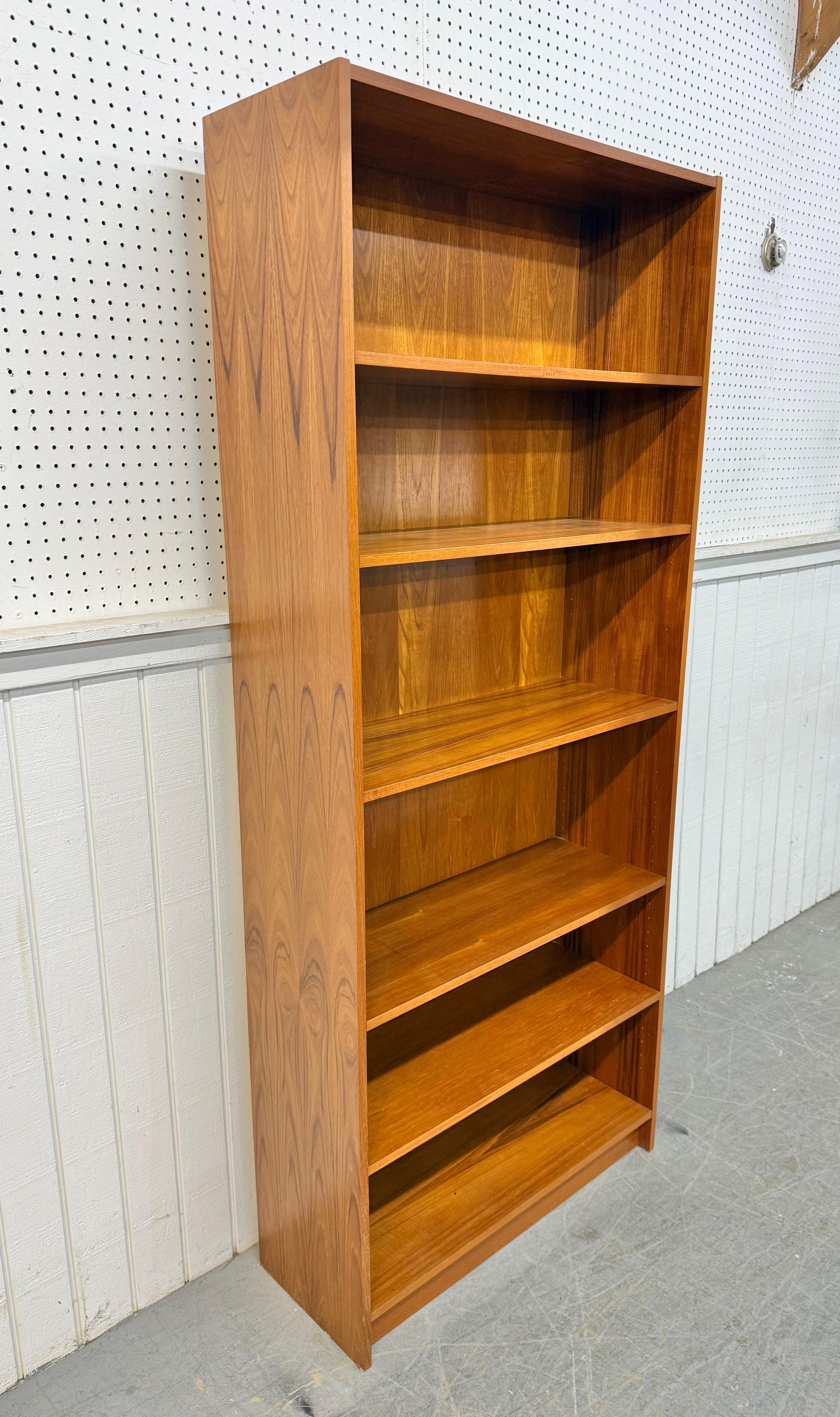 Fine XX secolo Librerie moderne danesi d'epoca in teak - Set di 2 in vendita