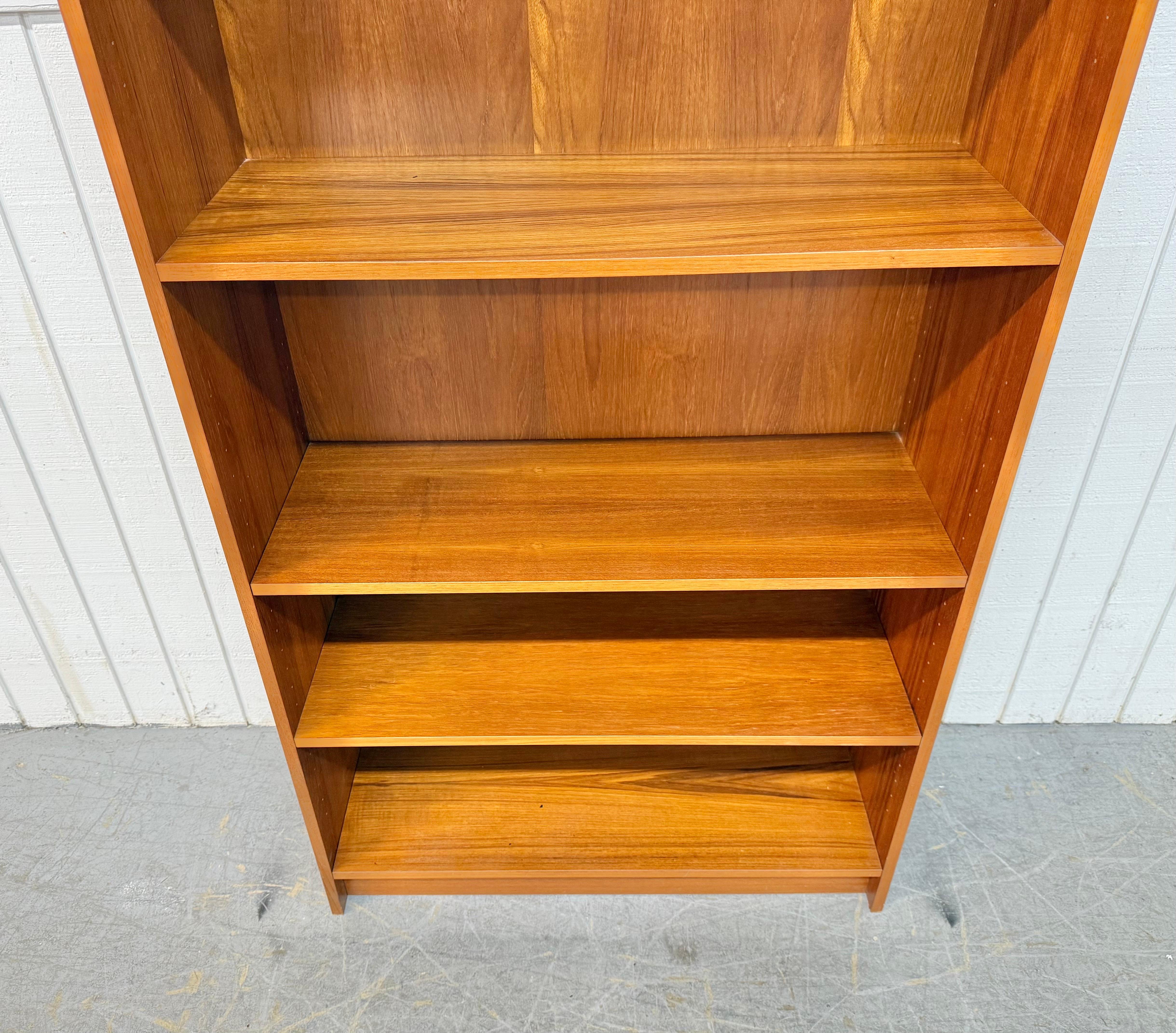 Librerie moderne danesi d'epoca in teak - Set di 2 in vendita 1