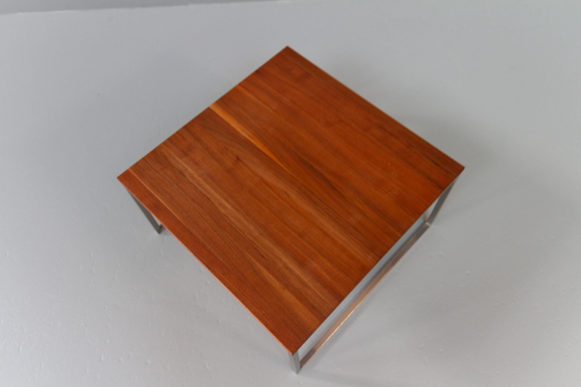 Dänischer moderner Teakholz-Couchtisch, 1960er-Jahre. im Angebot 7