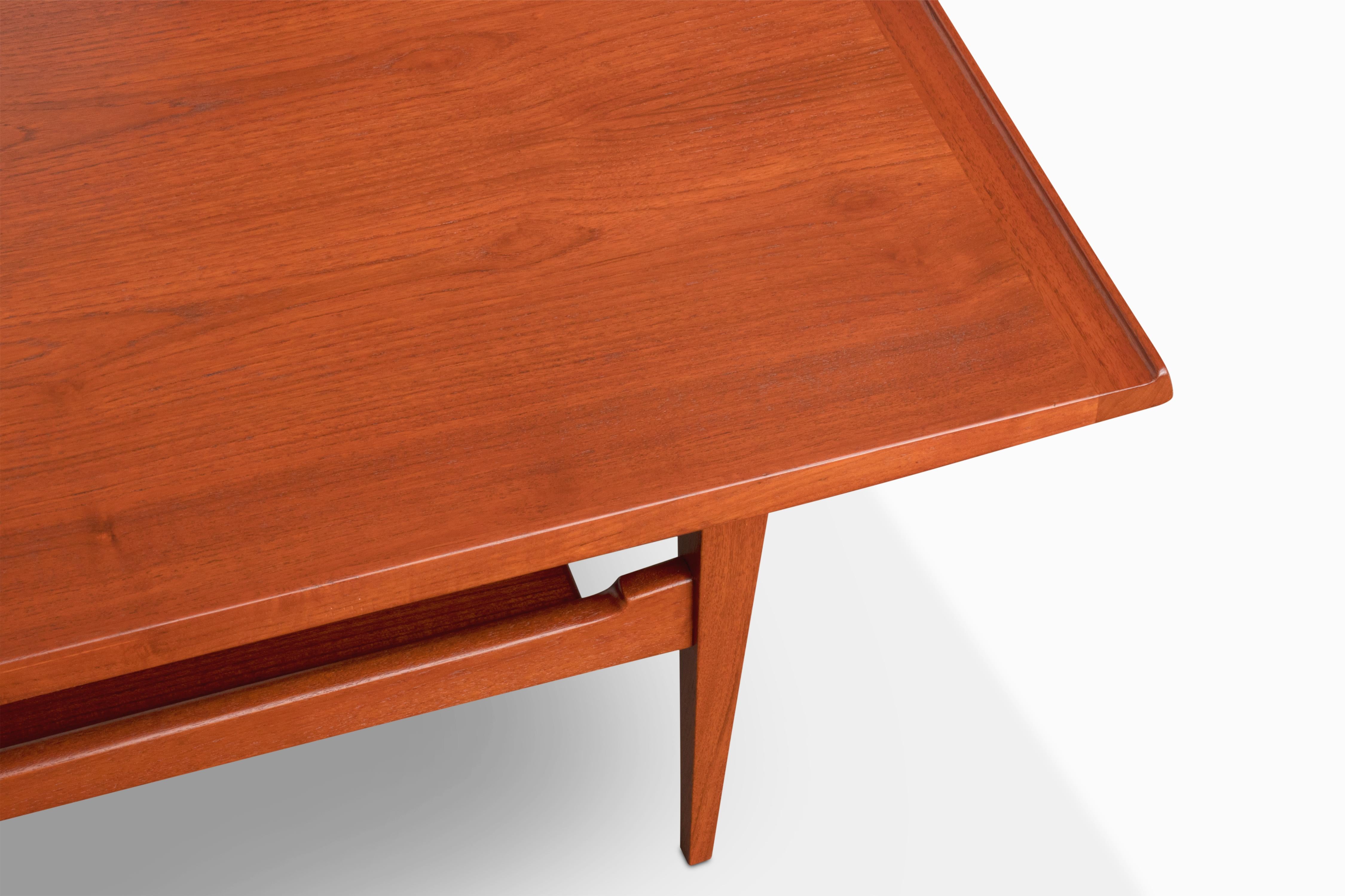 Vintage Danish Modern Teak Coffee Table by Moreddi In Good Condition For Sale In Oxnard, CA